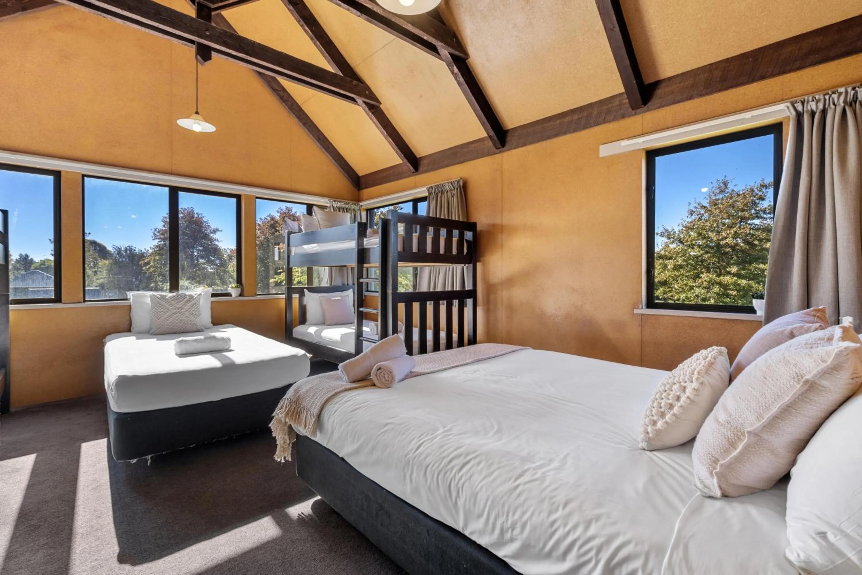 Bed in Tasman Holiday Parks - Christchurch