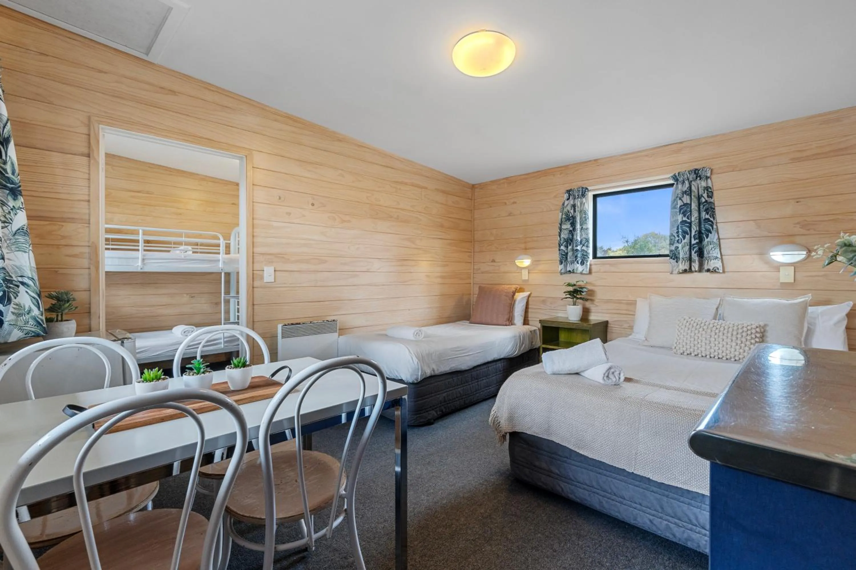 Bed in Tasman Holiday Parks - Christchurch