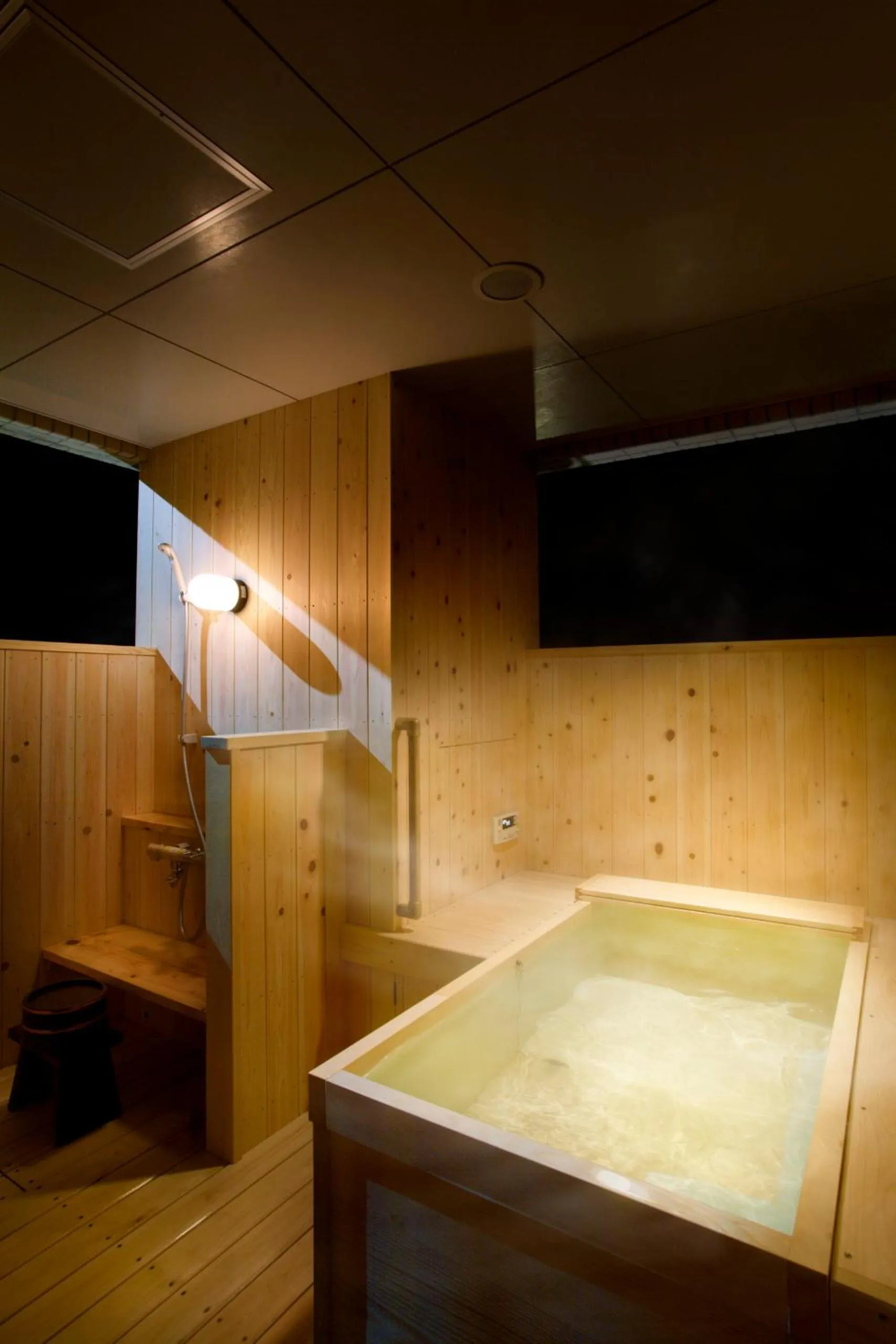 Hot Spring Bath in Tsurugi Koizuki