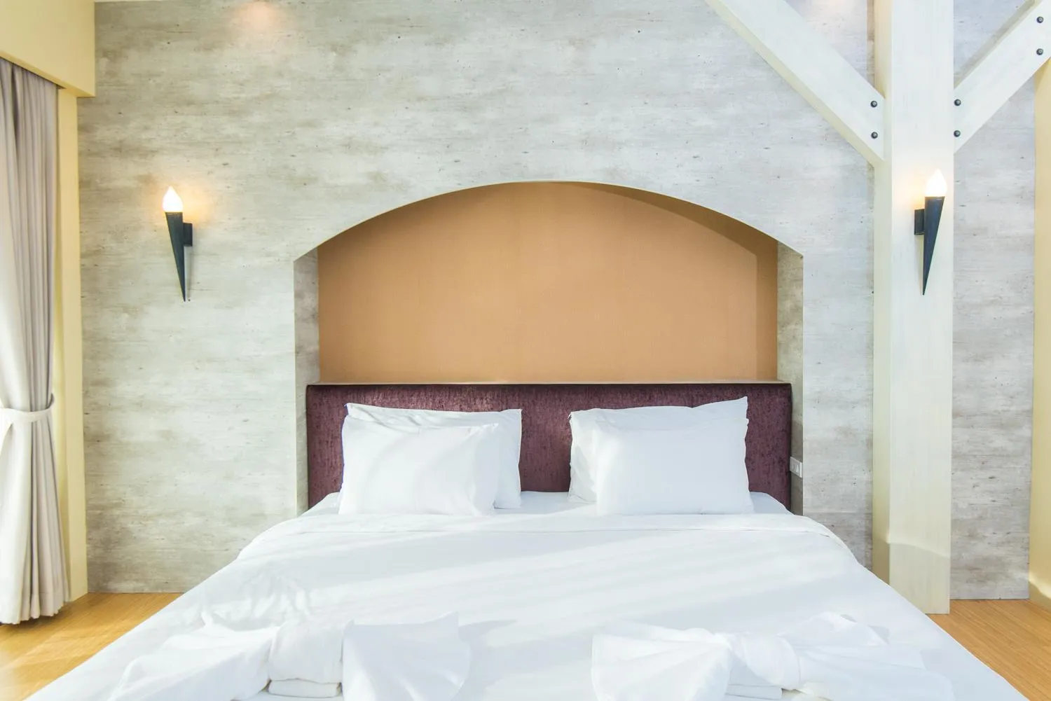 Bed in Baan Talay See Cream Resort