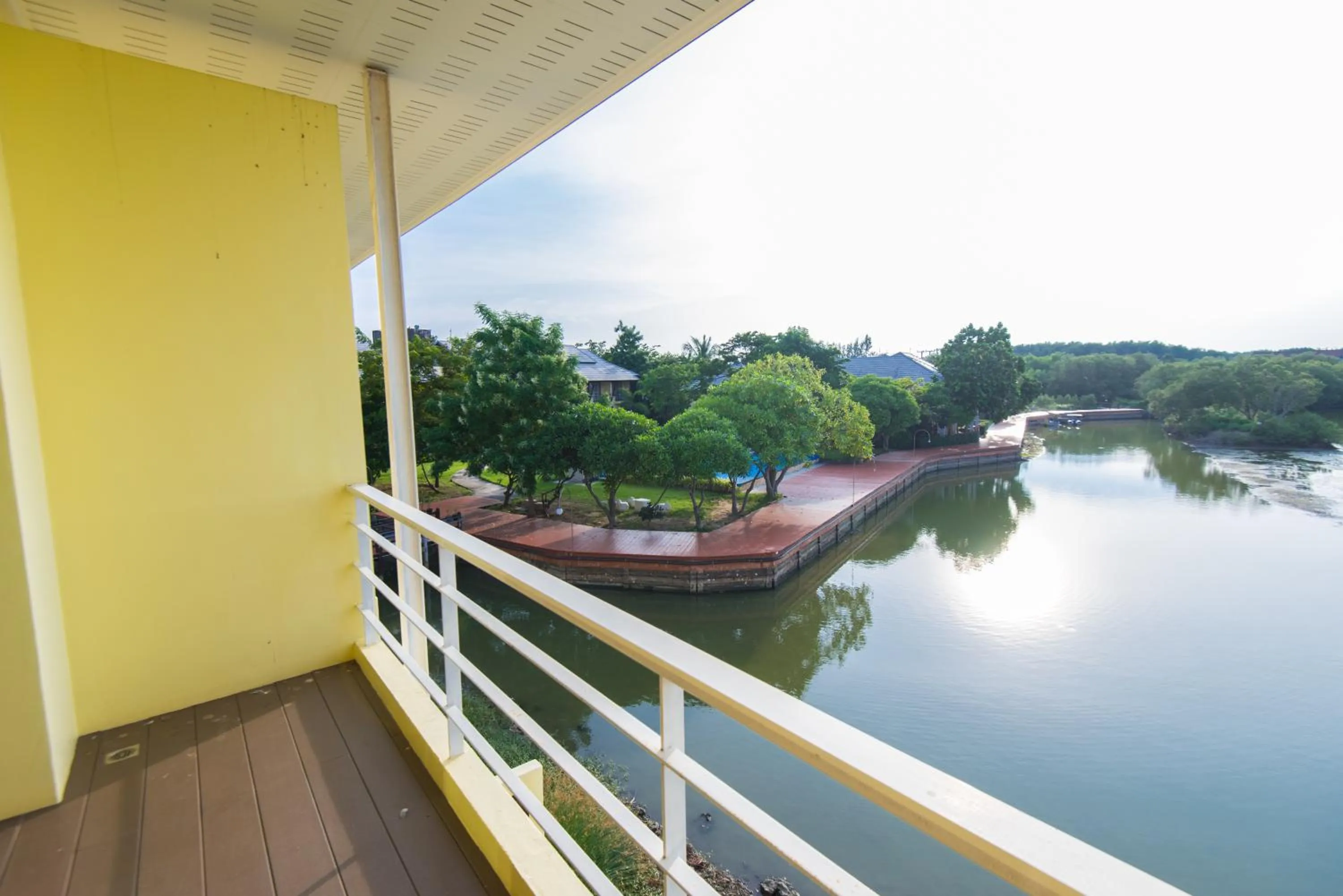 Baan Talay See Cream Resort