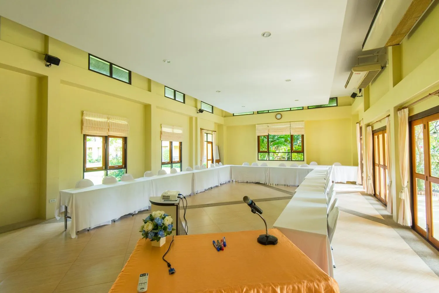 Baan Talay See Cream Resort