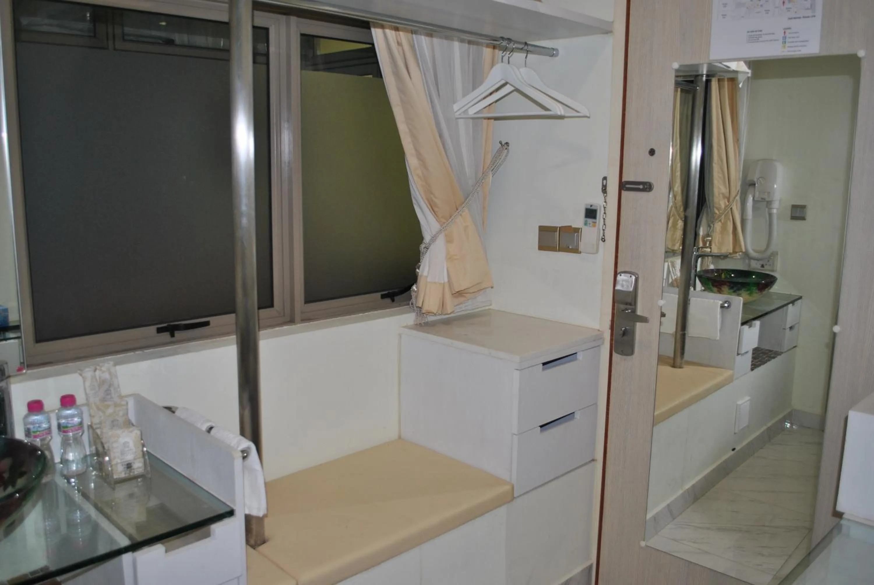 Bedroom in Jayleen Clarke Quay Hotel