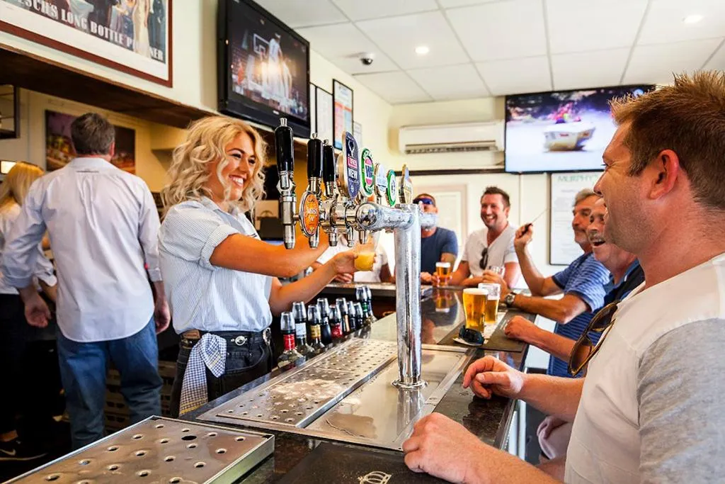 Drinks in Commonwealth Hotel