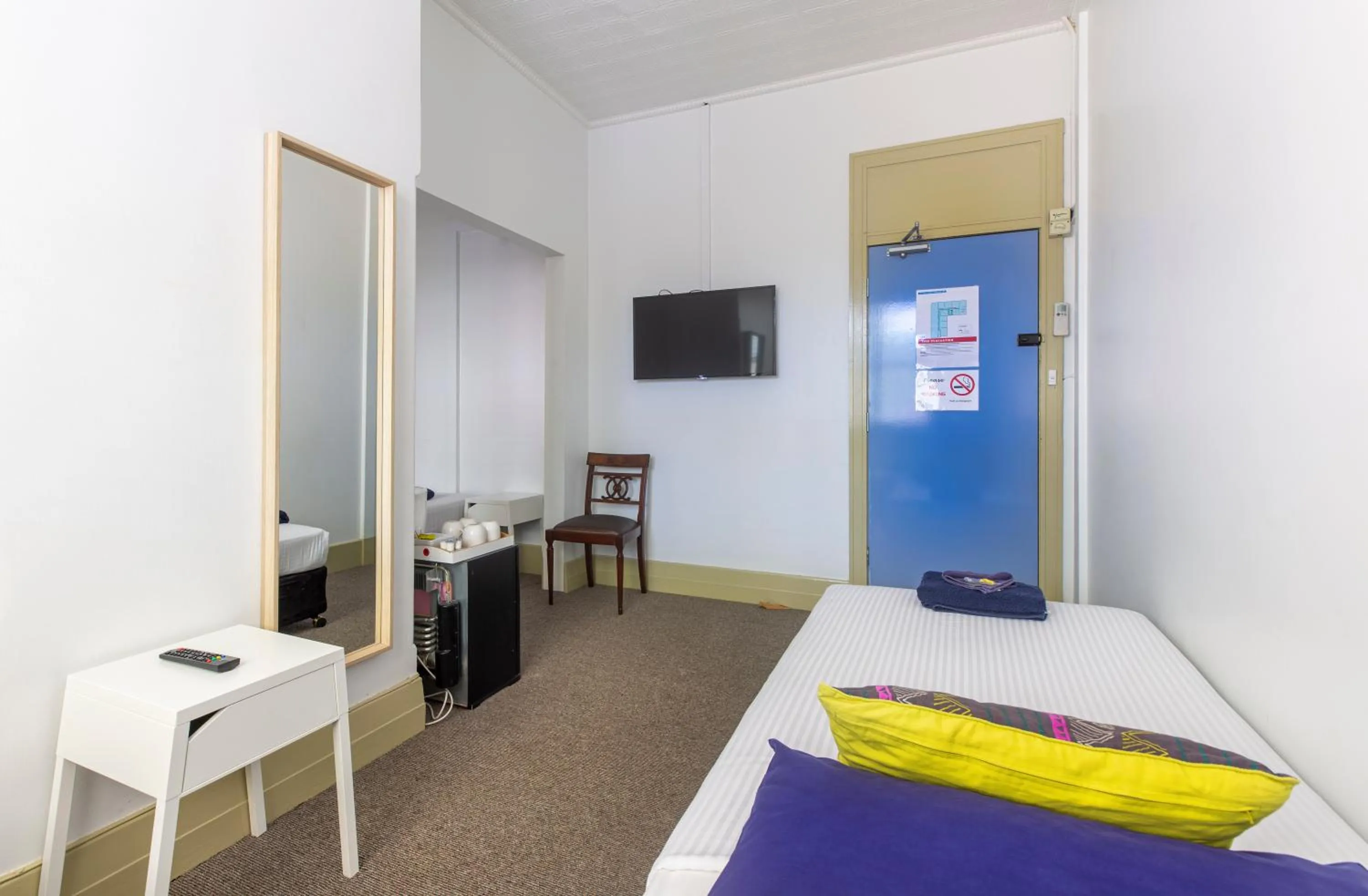 Bed in Commonwealth Hotel