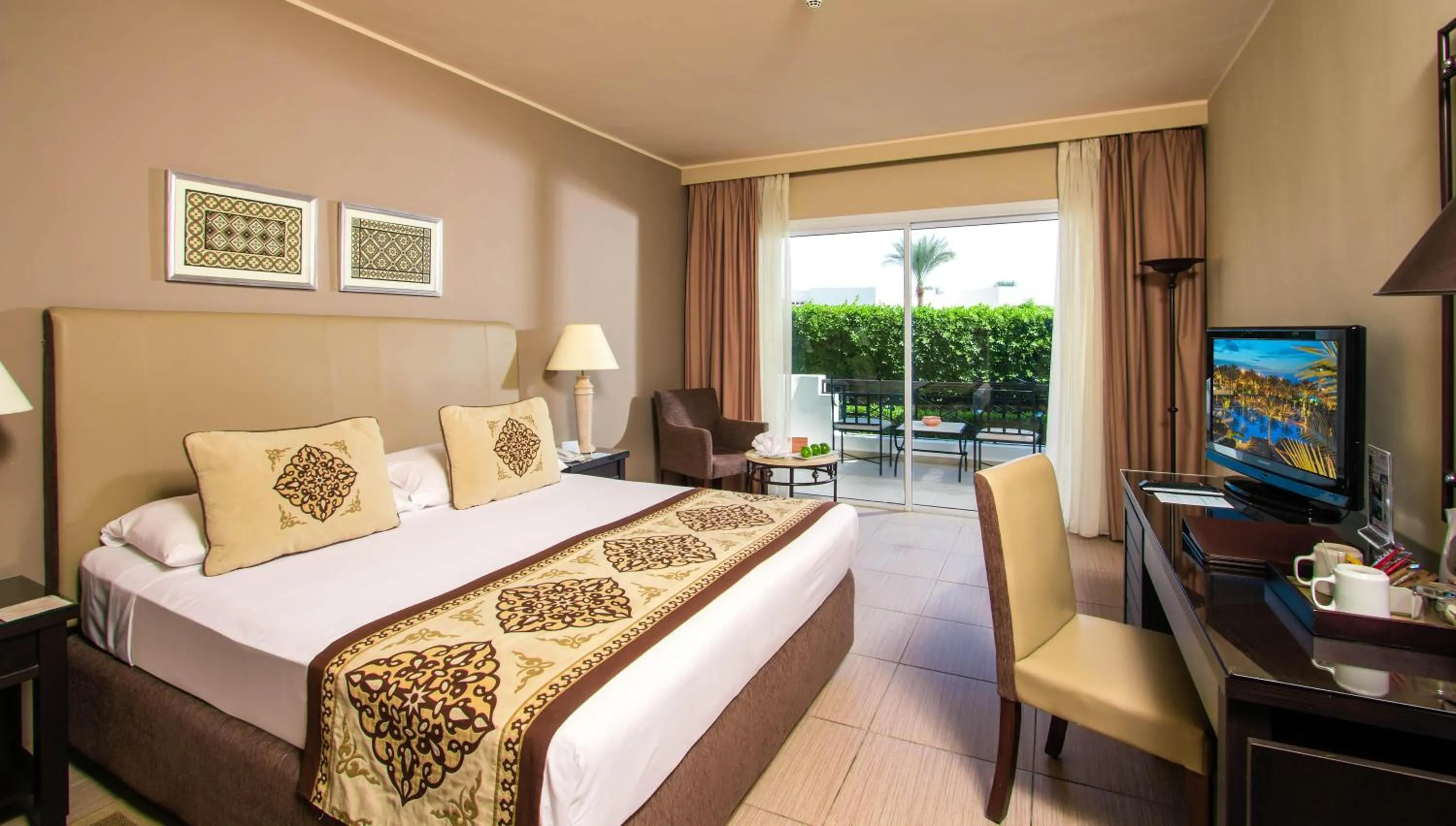 Photo of the whole room, Bed in JAZ Fanara Resort