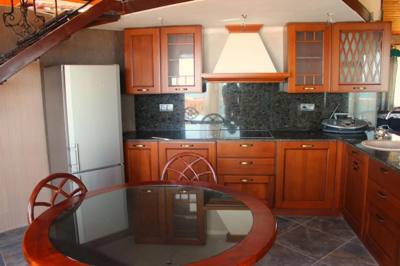 Kitchen or kitchenette in Villa Katalina