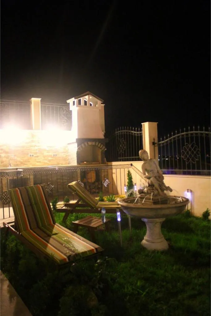 Night in Villa Katalina