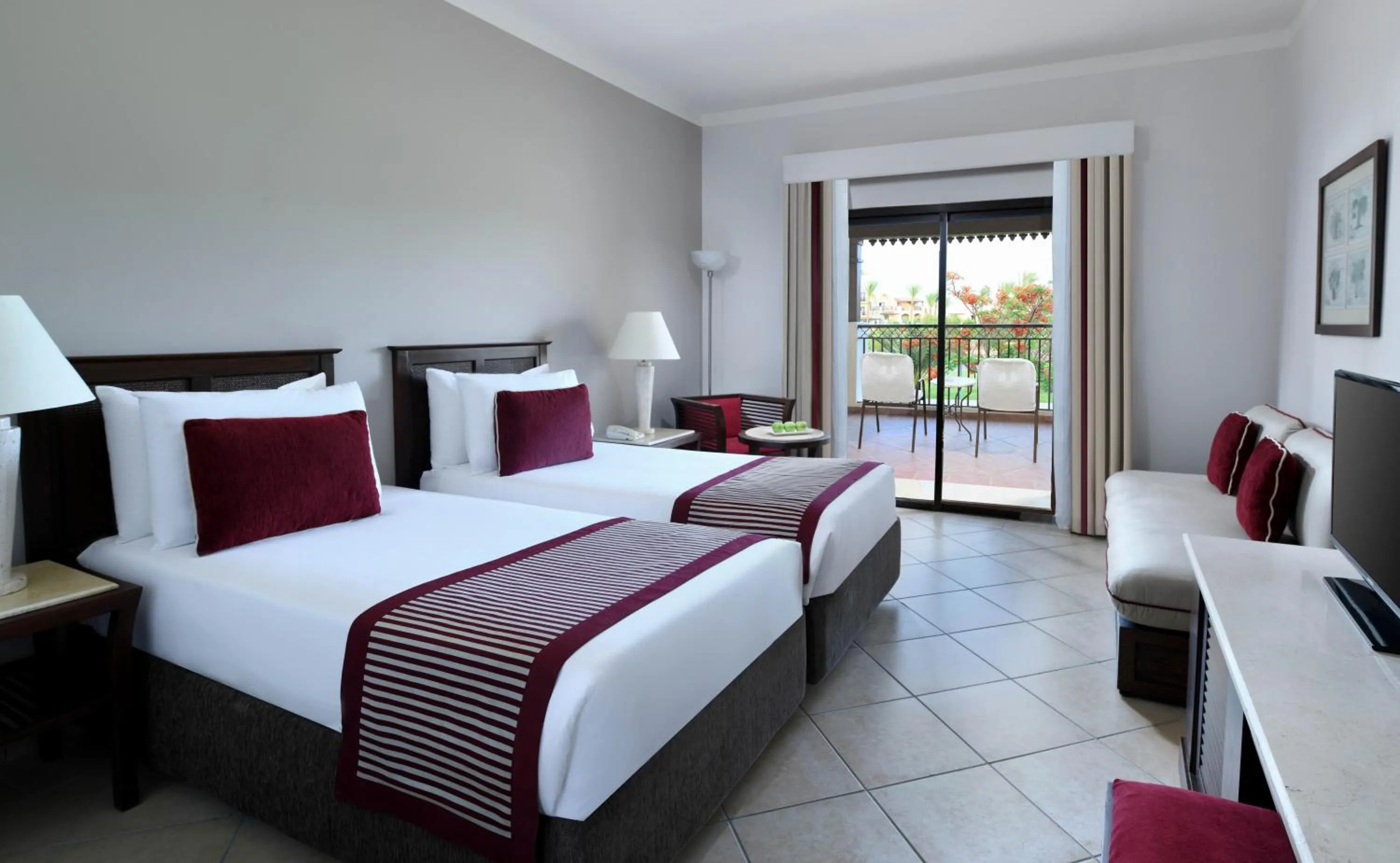 Superior Deluxe Room Twin Bed in JAZ Belvedere