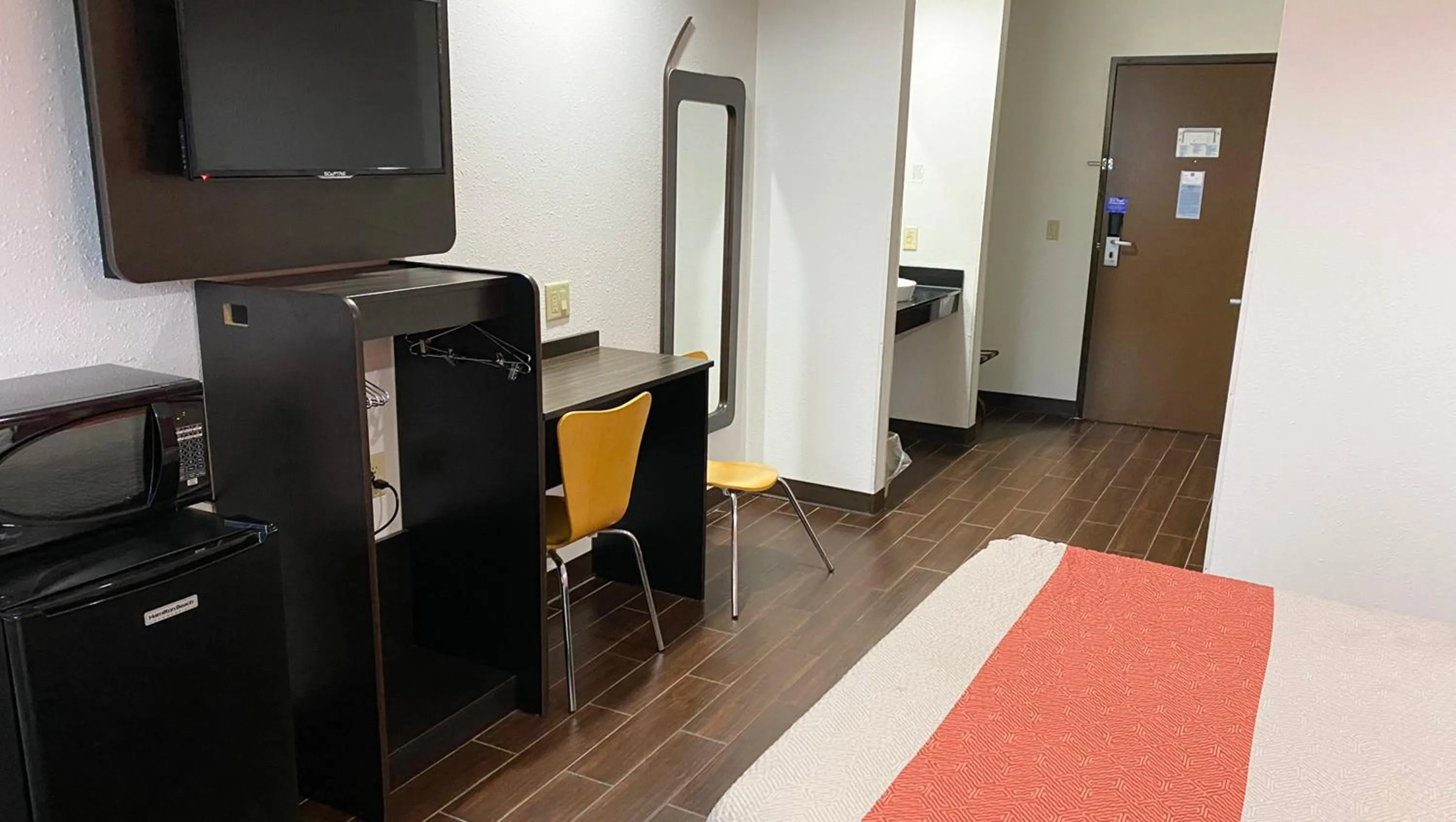 Photo of the whole room, Bed in Relax Inn