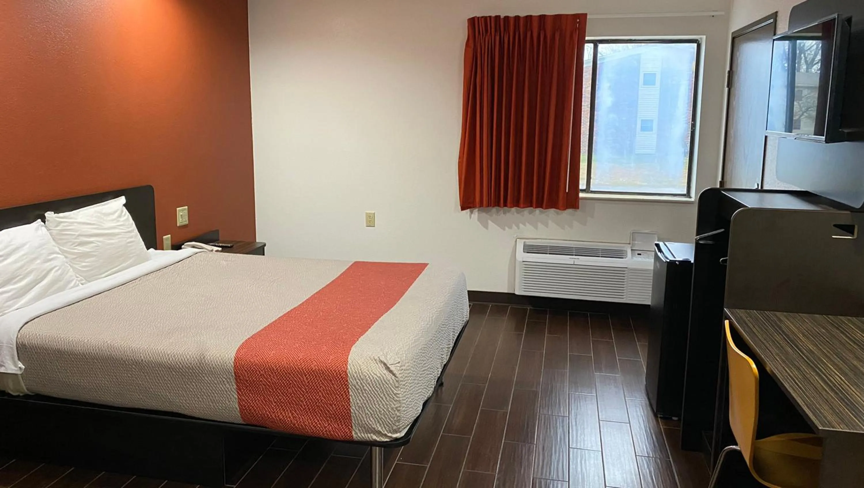 Bedroom, Bed in Relax Inn