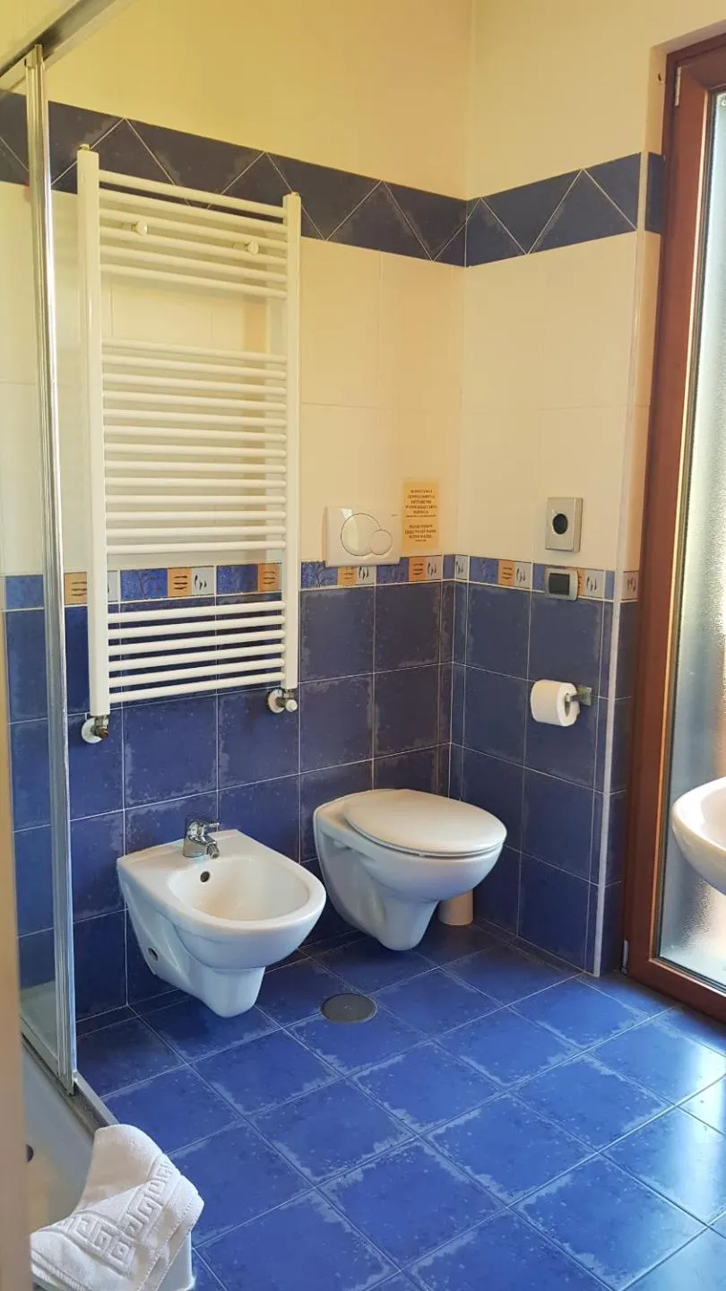 Bathroom in Aurelia Garden Gold B&B