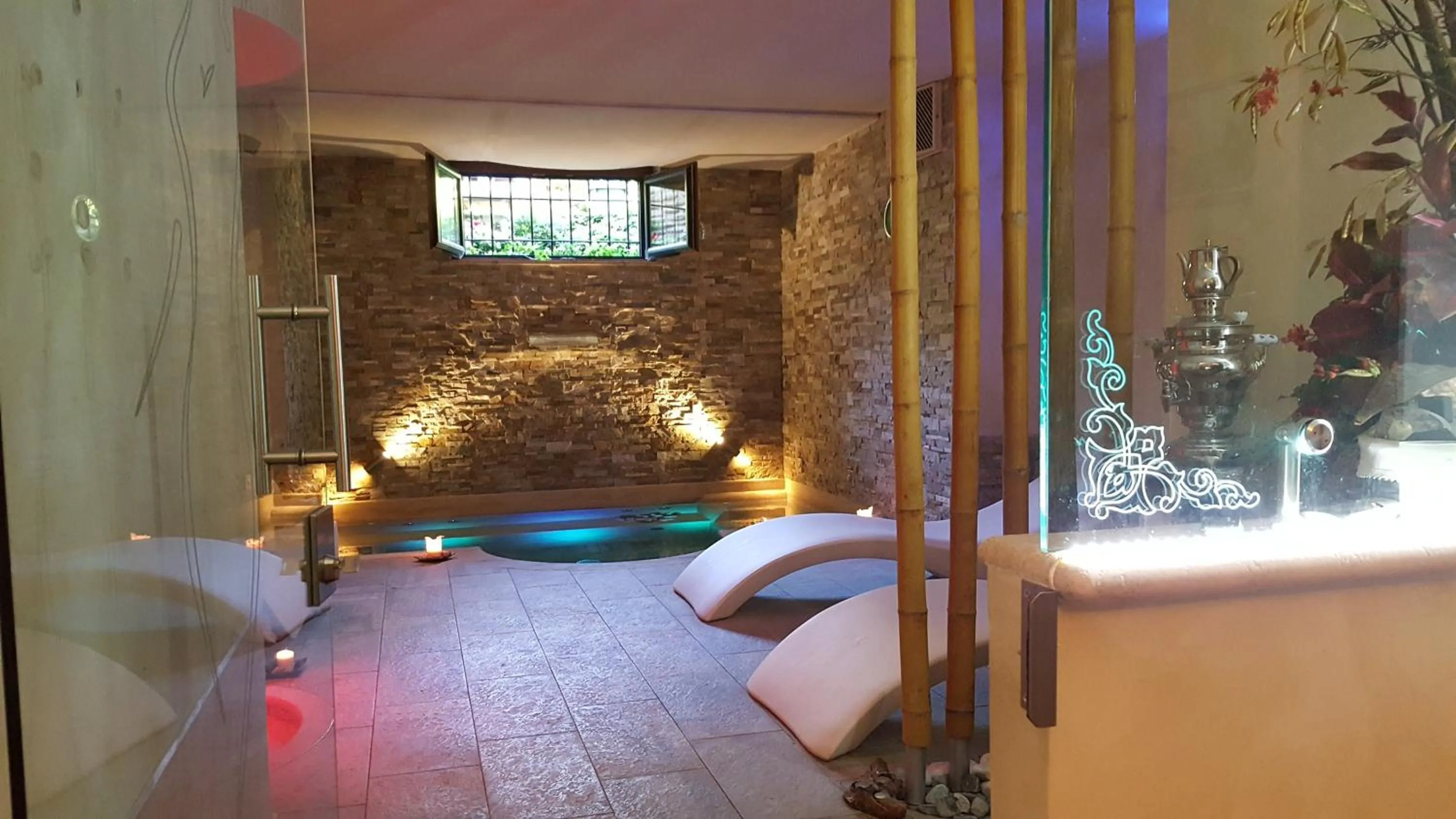 Spa and wellness centre/facilities, Bed in Aurelia Garden Gold B&B