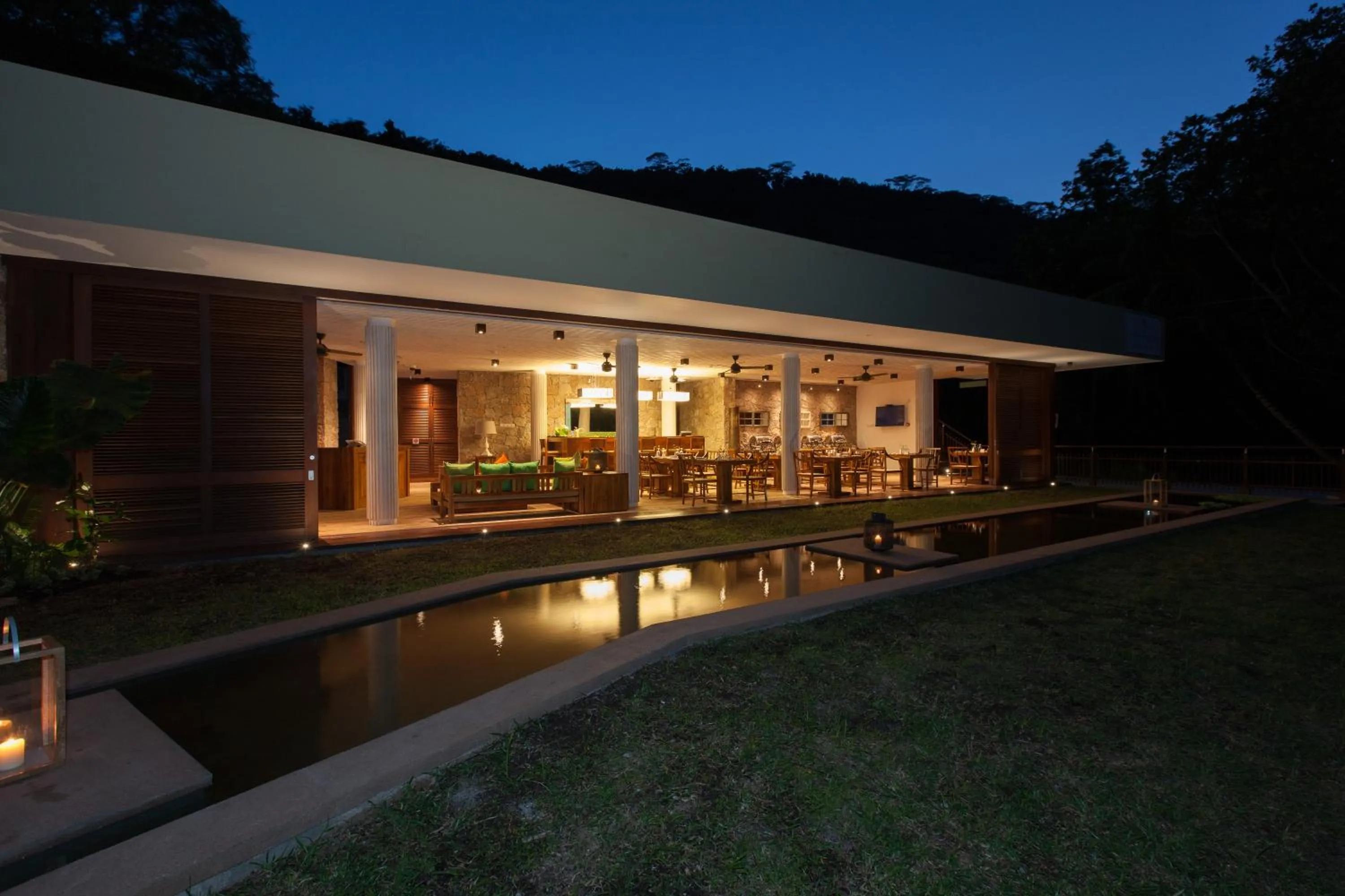 Restaurant/places to eat in Le Relax Luxury Lodge