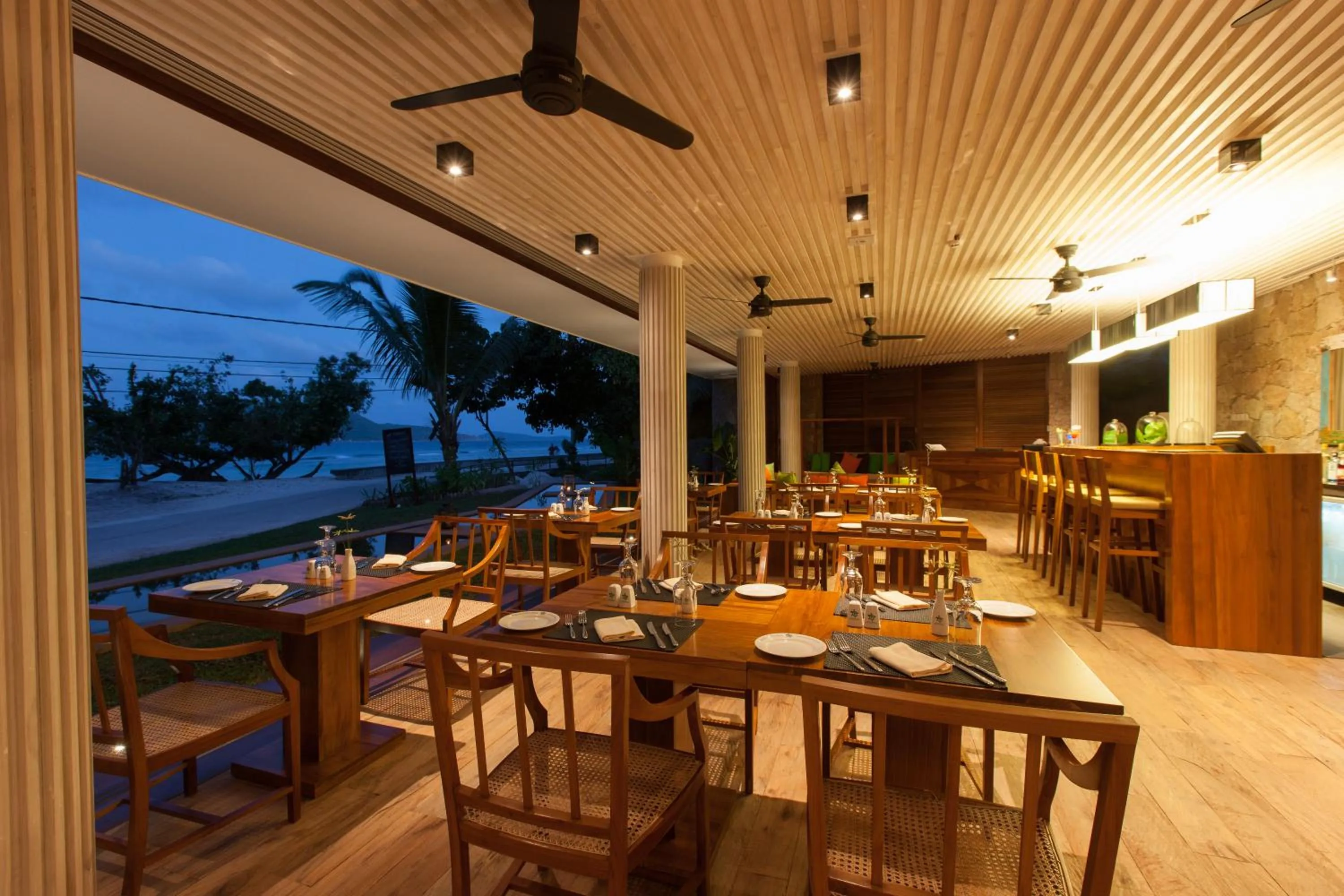 Restaurant/places to eat in Le Relax Luxury Lodge