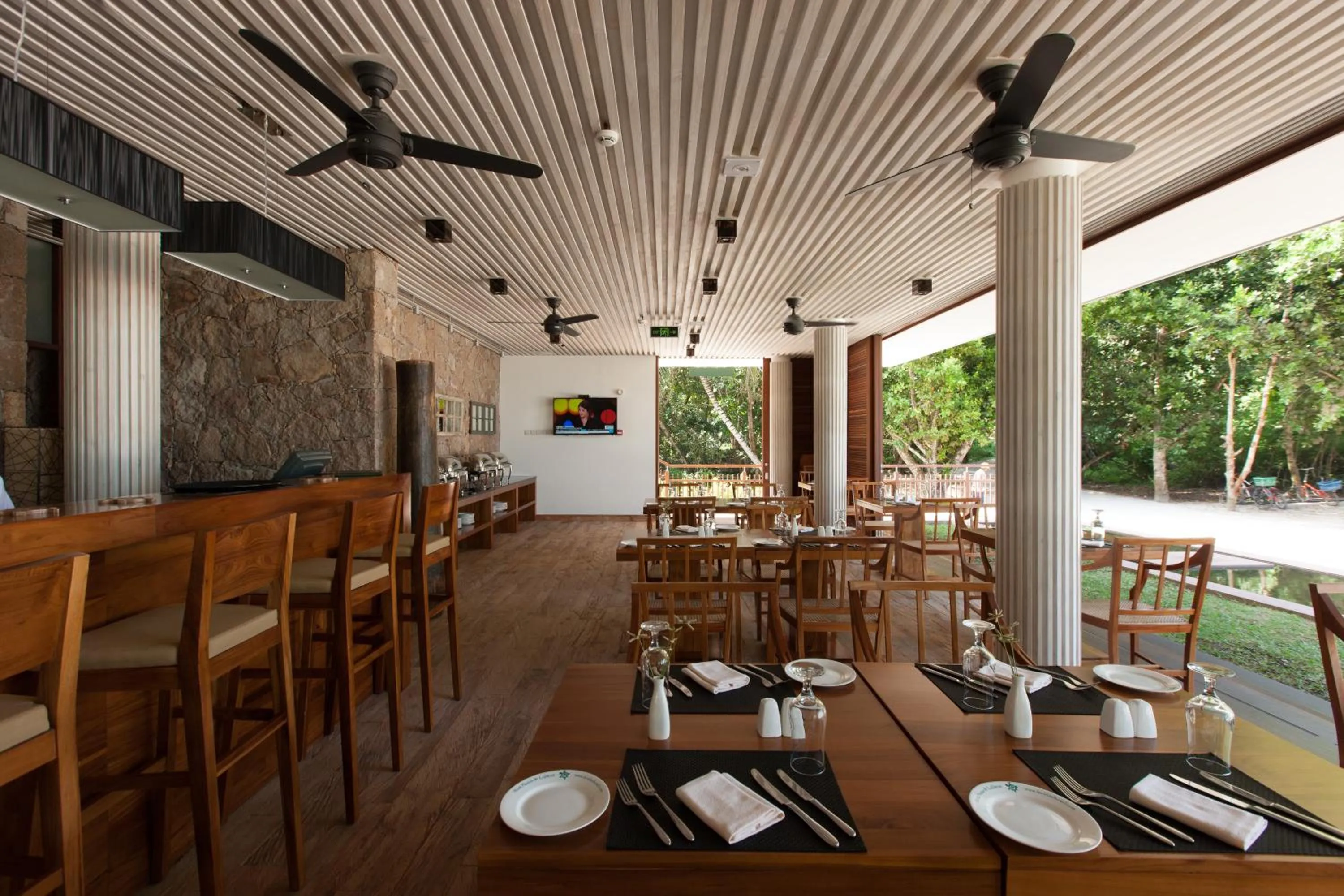 Restaurant/places to eat in Le Relax Luxury Lodge