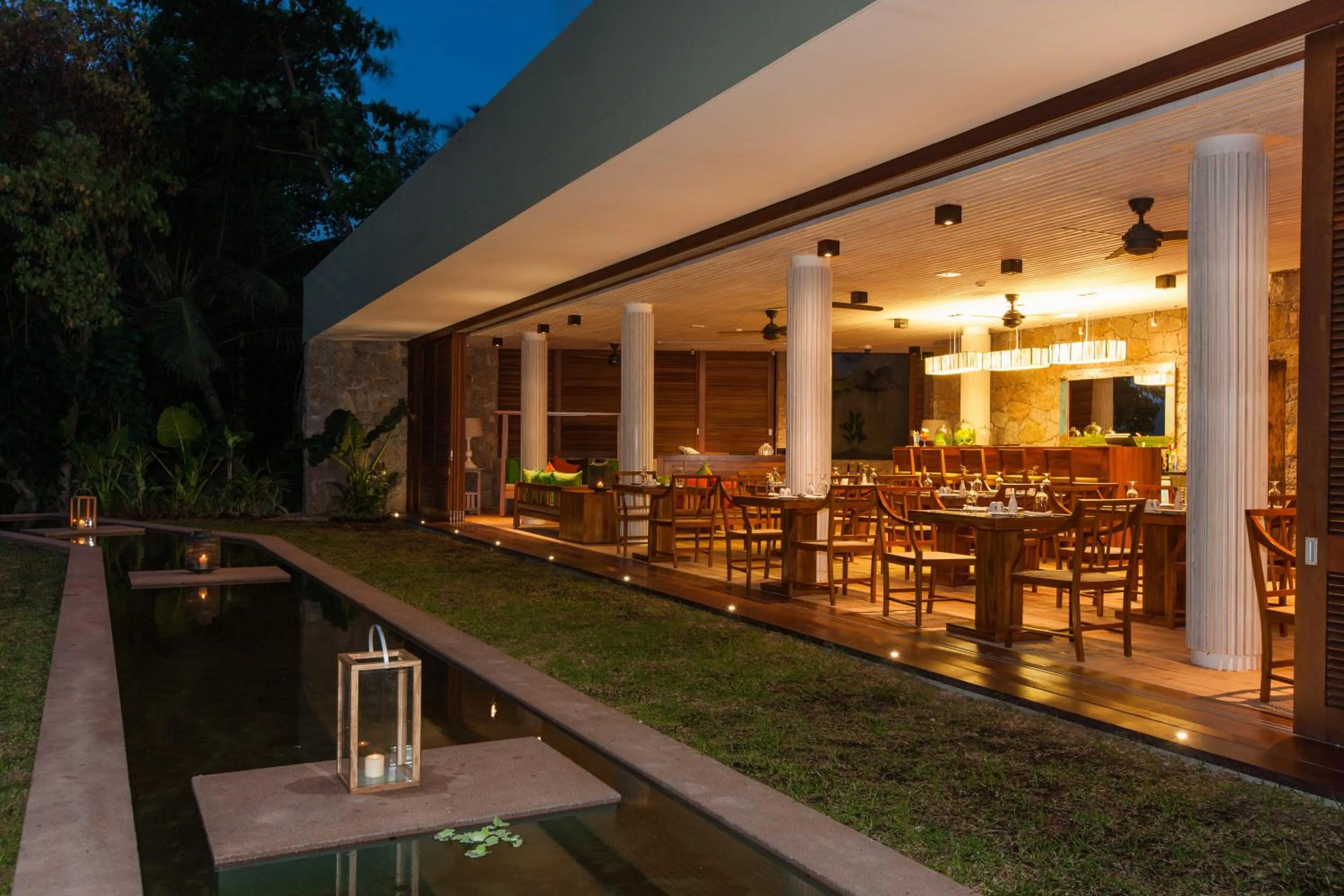 Restaurant/places to eat in Le Relax Luxury Lodge