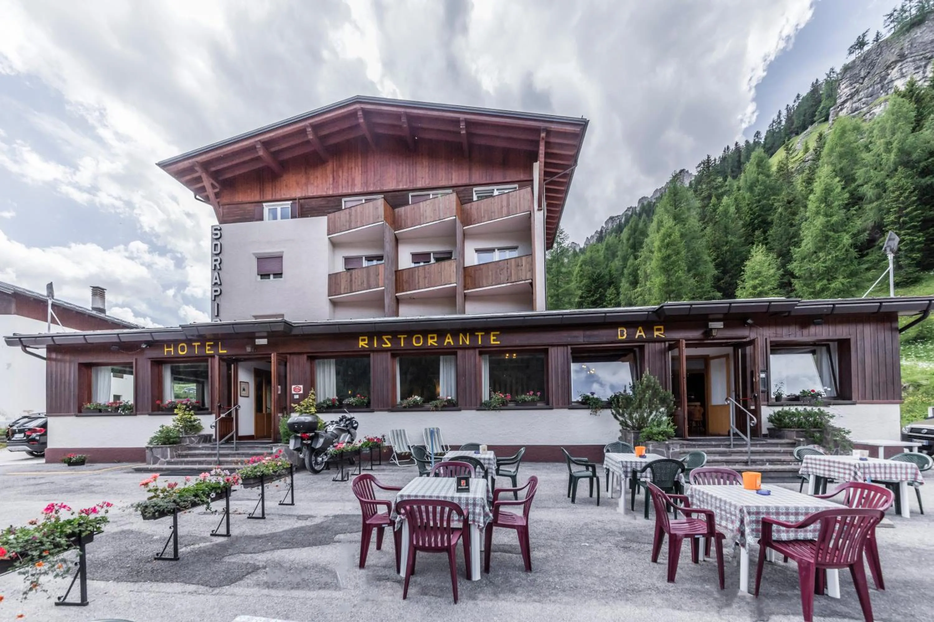 Property building in Hotel Sorapiss