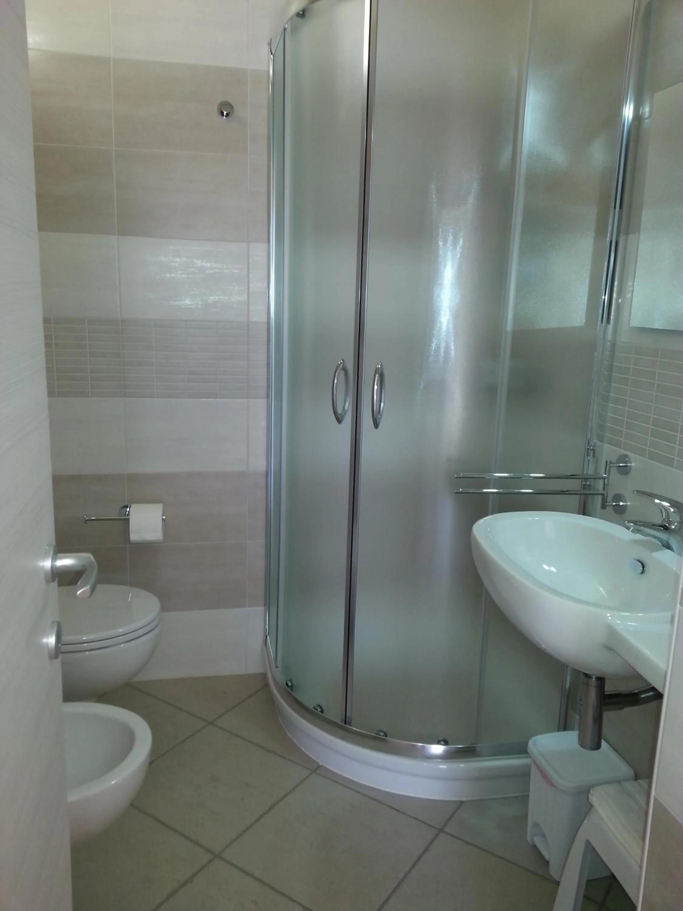 Shower in B&B Demetra