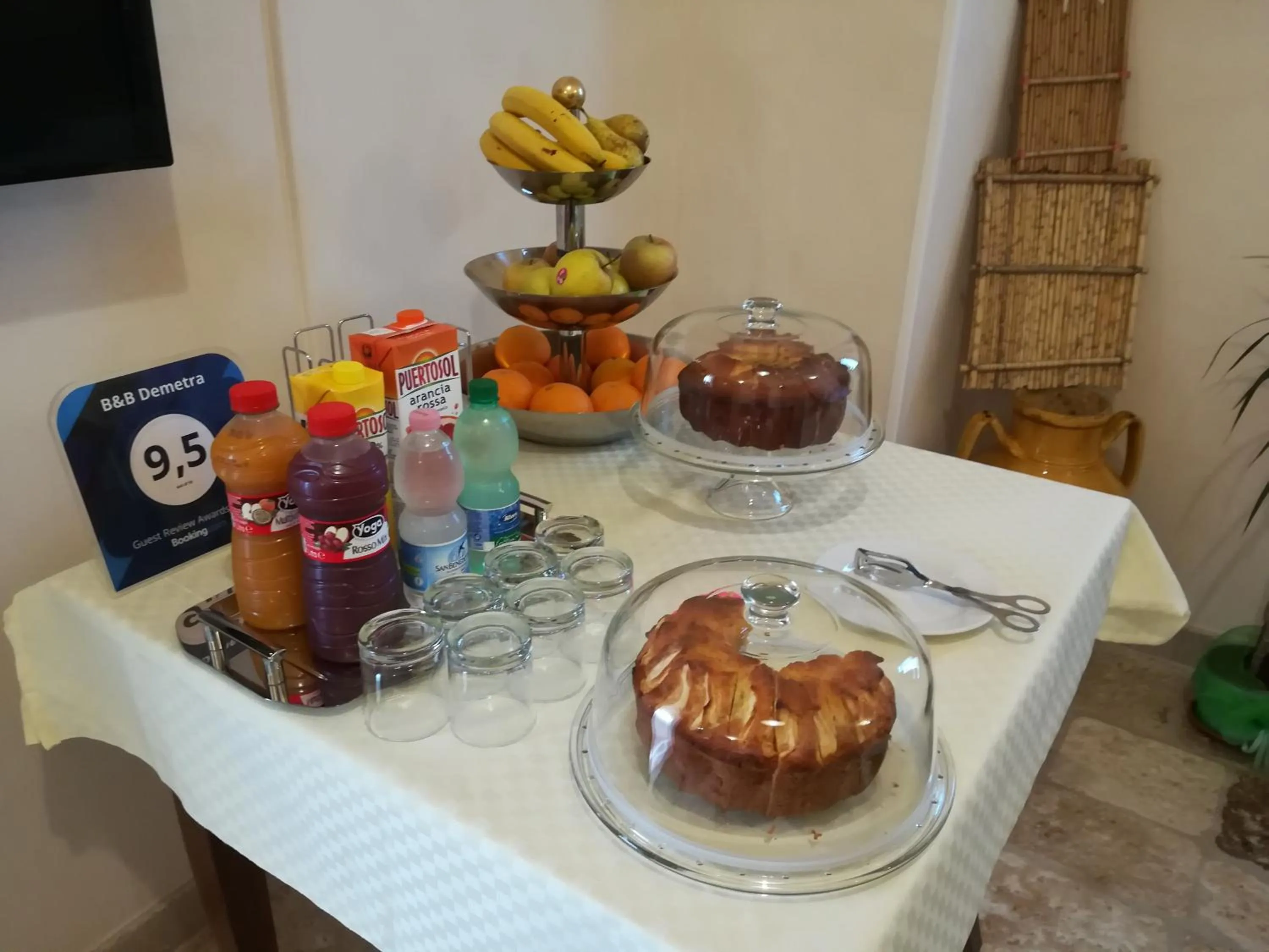 Buffet breakfast in B&B Demetra