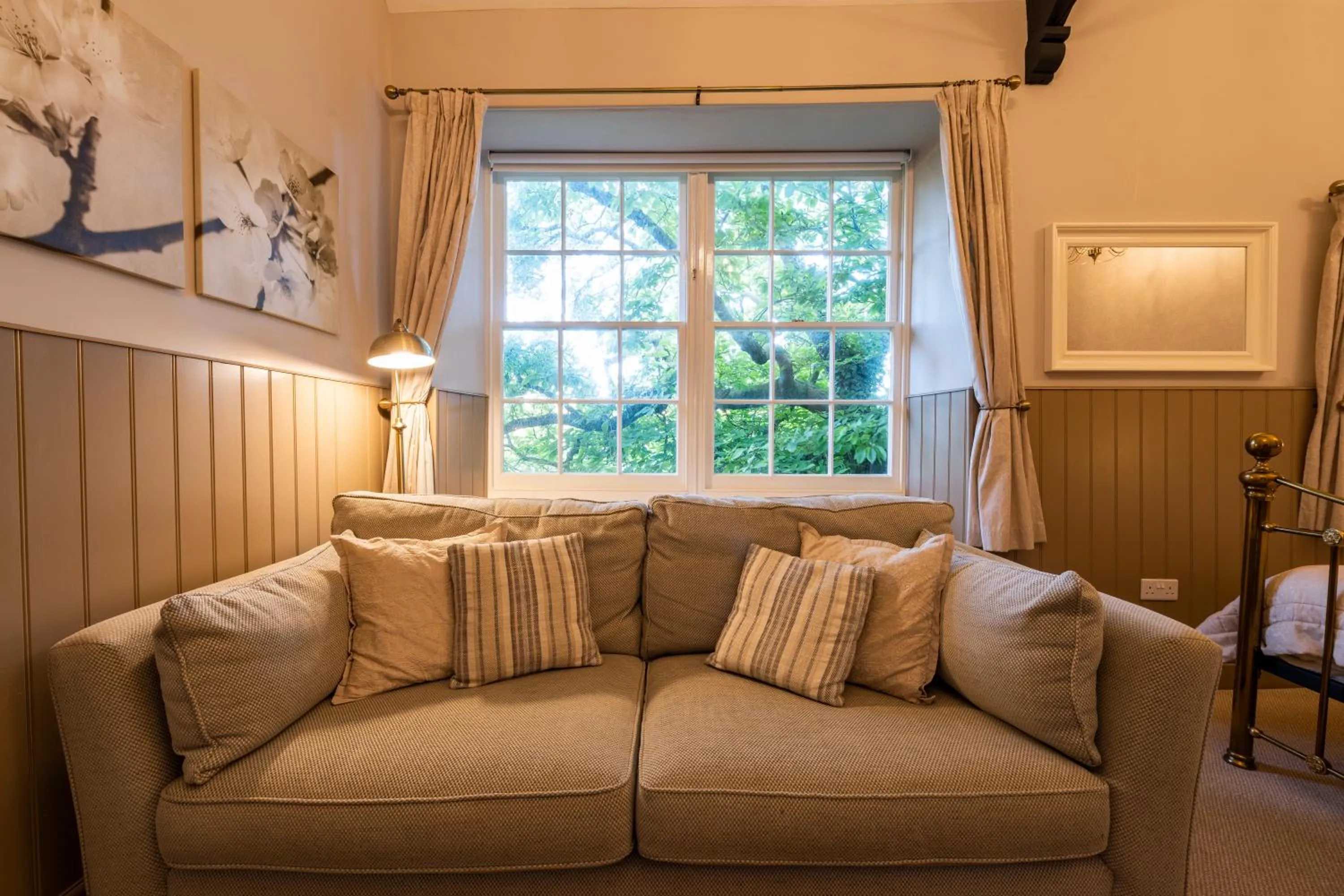 Bedroom in Swan Hotel