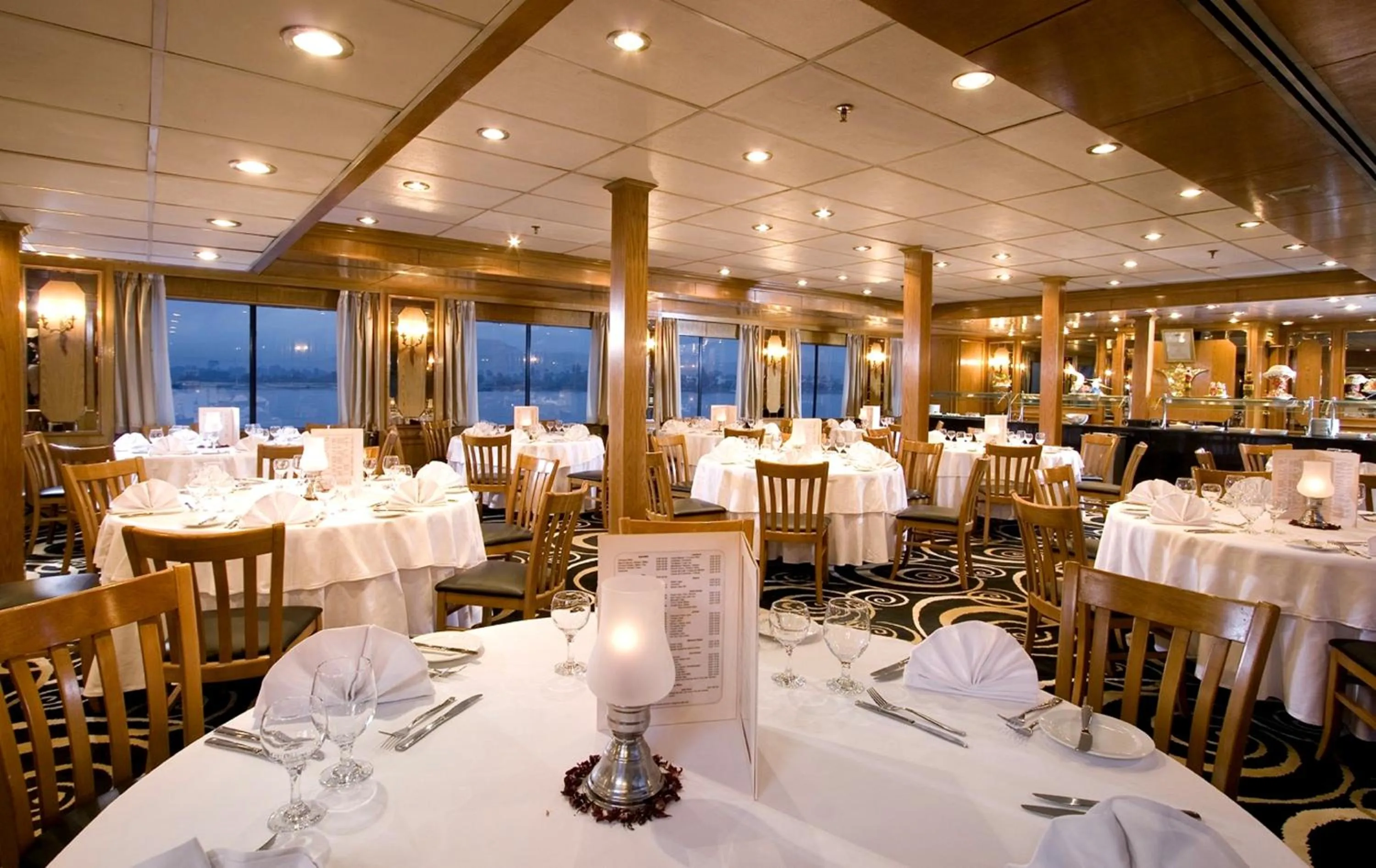 Restaurant/places to eat in Iberotel Luxor