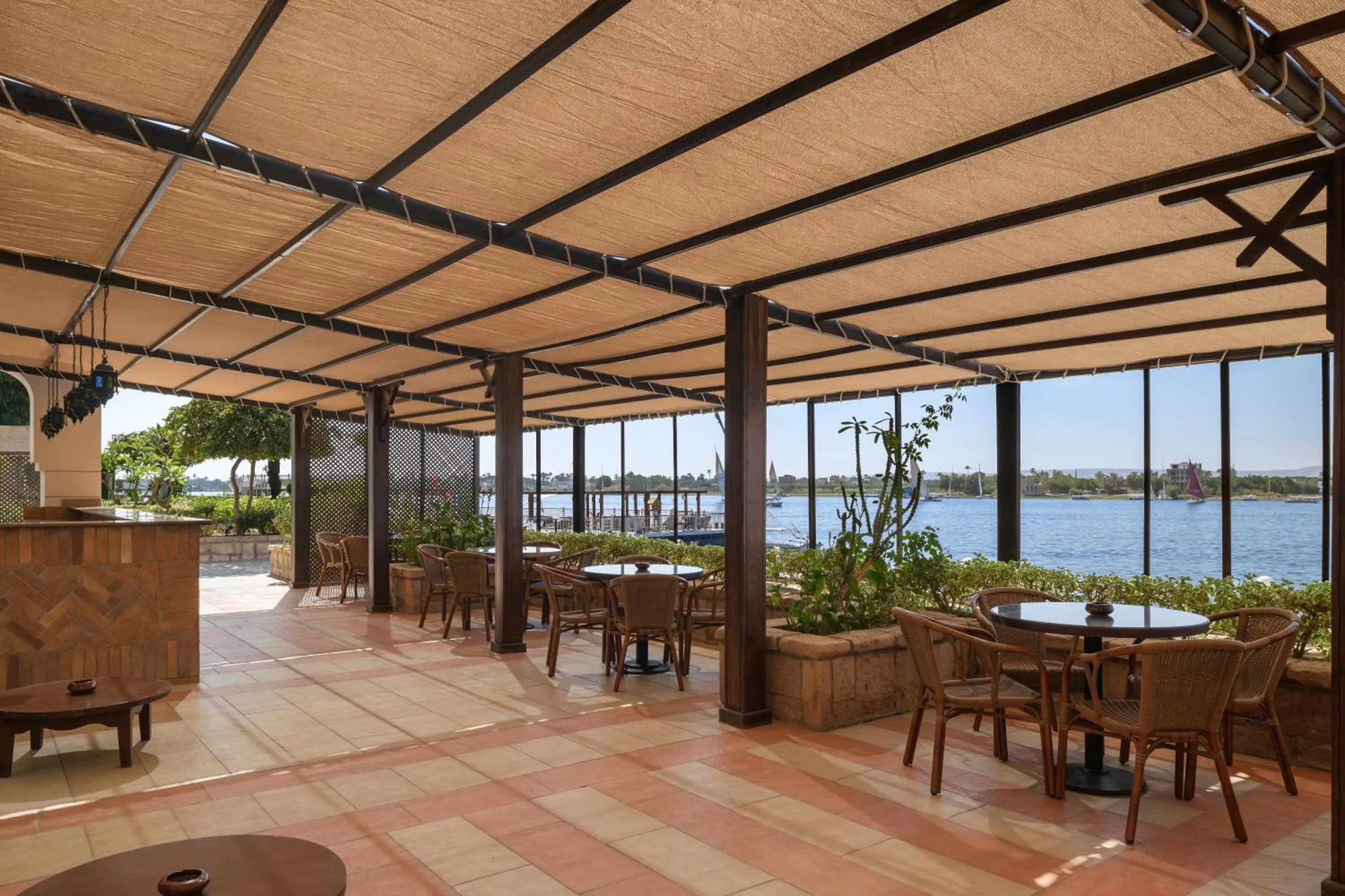 Restaurant/places to eat in Iberotel Luxor