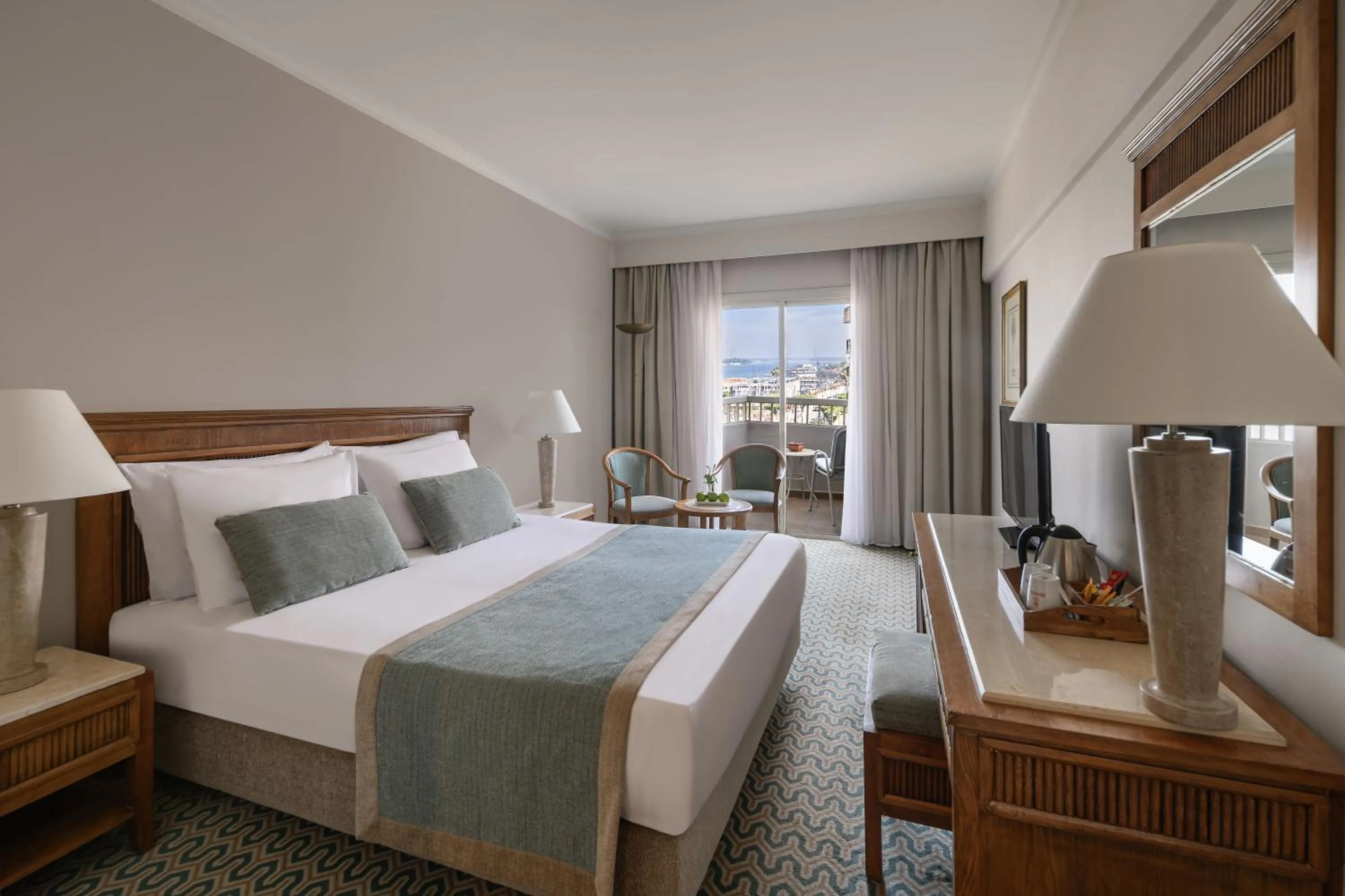 Bedroom, Bed in Iberotel Luxor