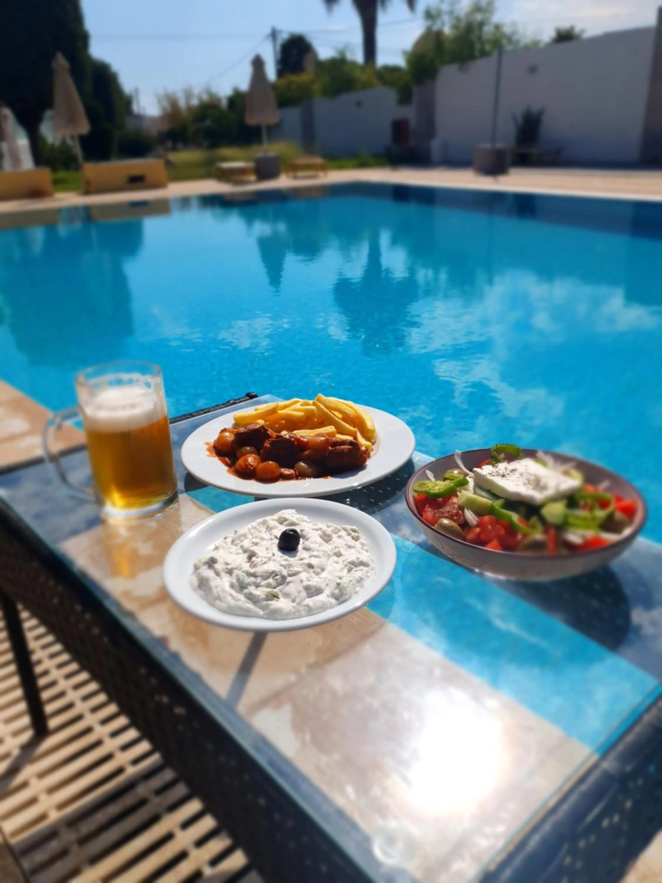 Restaurant/places to eat in Casa Blue Sarantis