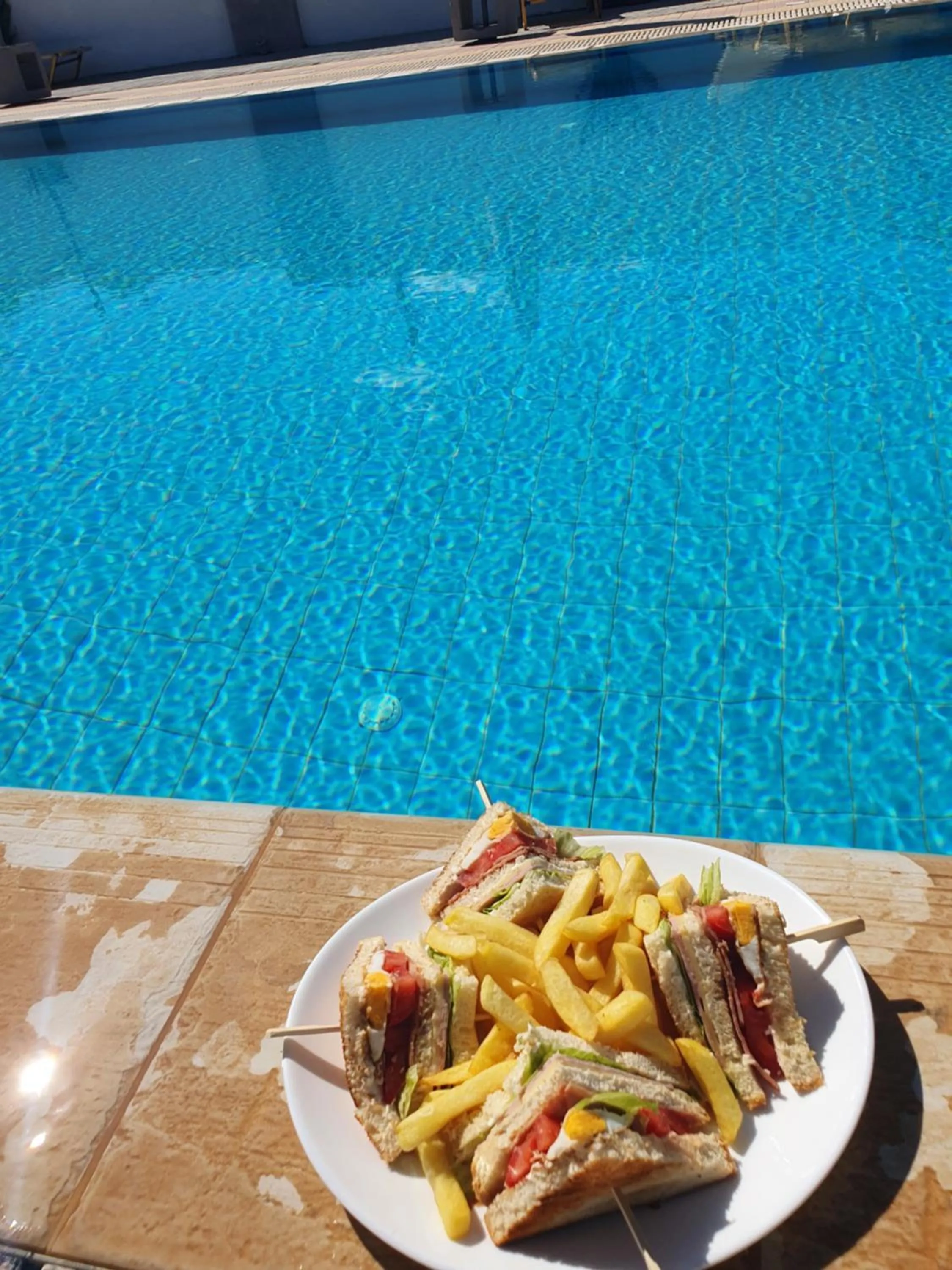 Restaurant/places to eat in Casa Blue Sarantis