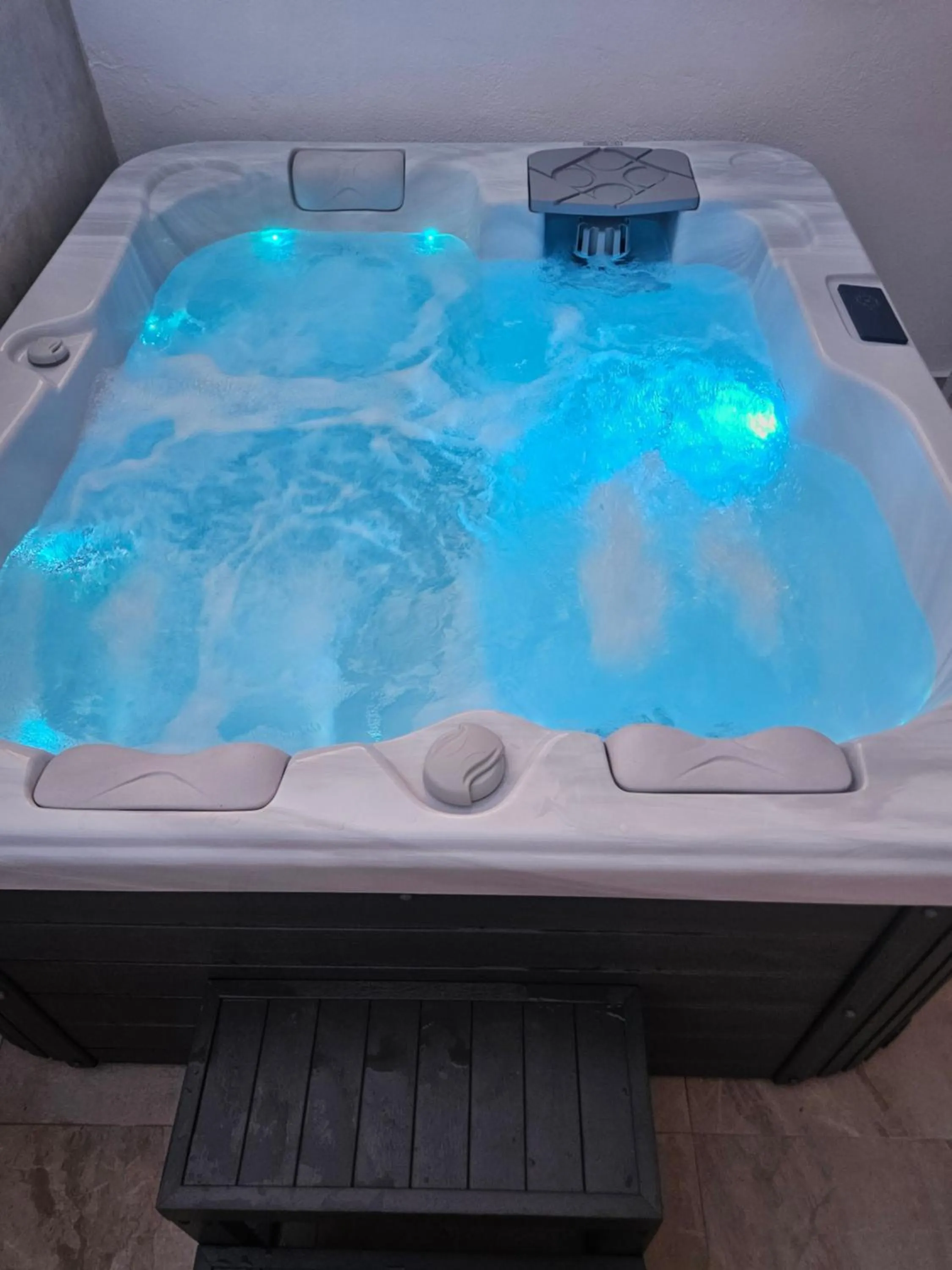 Hot Tub in Casa Blue Sarantis