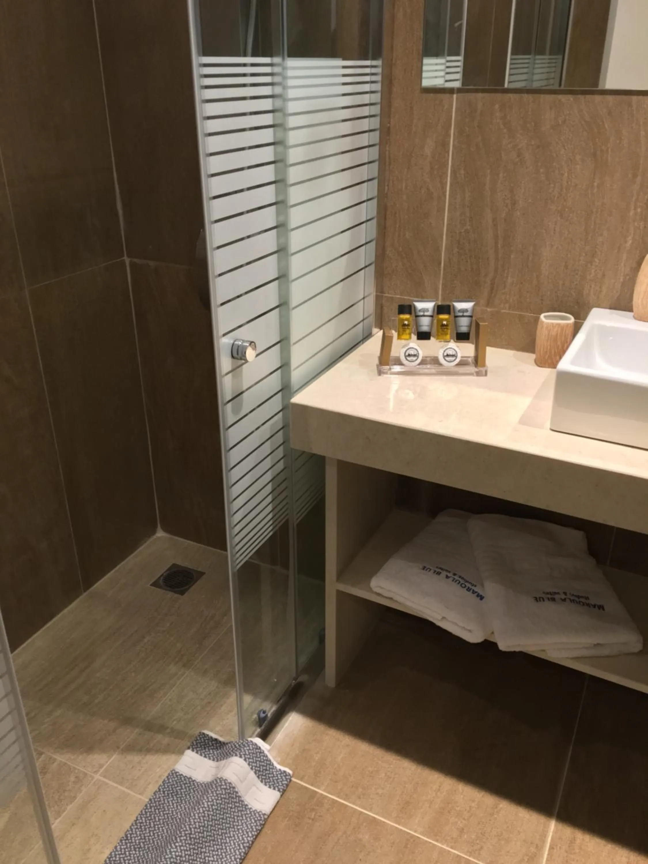 Bathroom in Casa Blue Sarantis