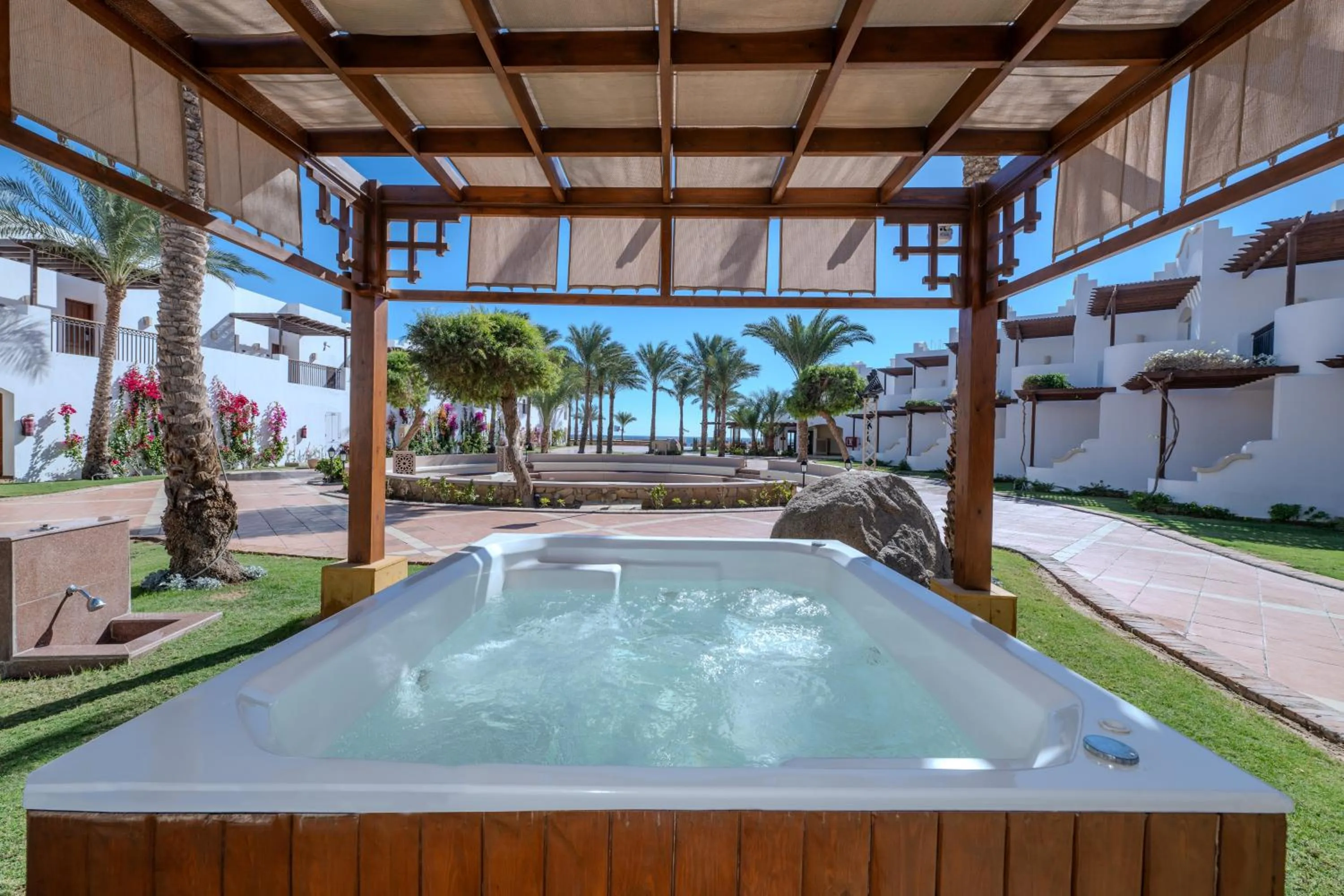 Hot Tub in JAZ Dahabeya