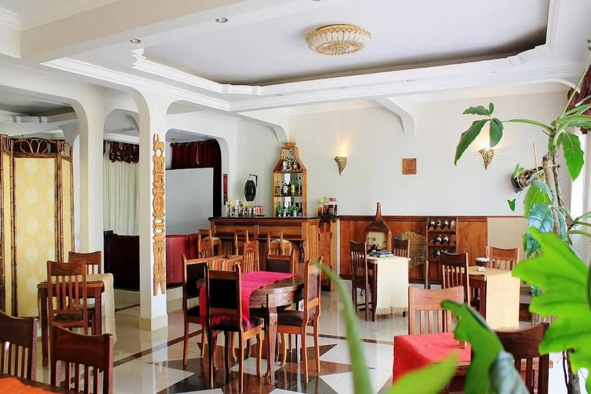 Restaurant/places to eat in K.méléon-Hôtel