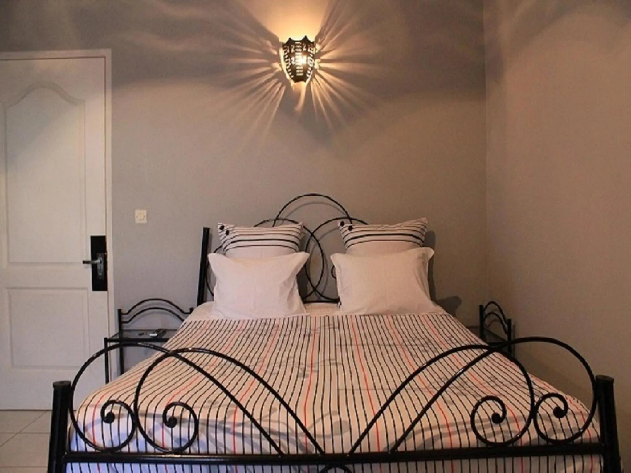 Bedroom in K.méléon-Hôtel