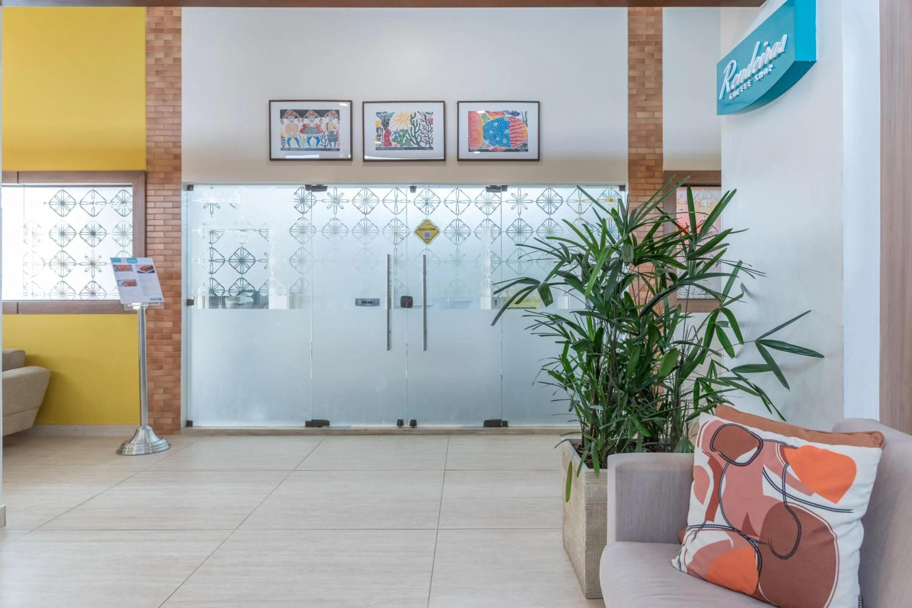 Lobby or reception in Slim Pajuçara by Tropicalis