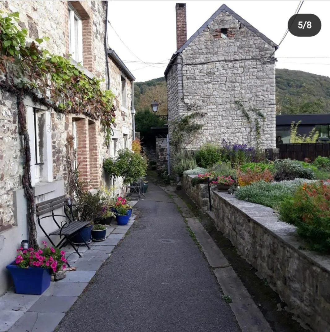 Escale Chambre d'hôtes Au coeur du vieux Profondeville entre Namur et Dinant