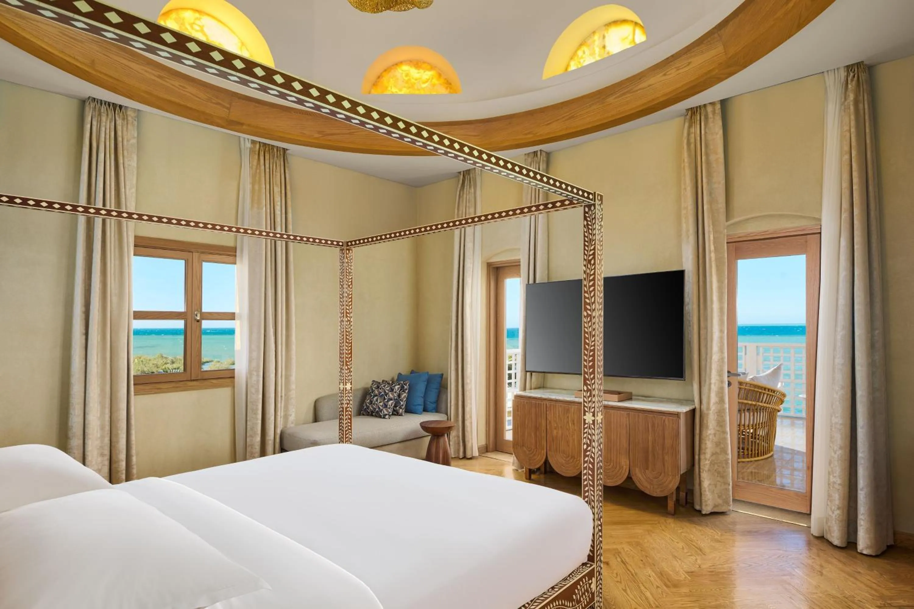 Photo of the whole room, Bed in Sheraton Miramar Resort El Gouna