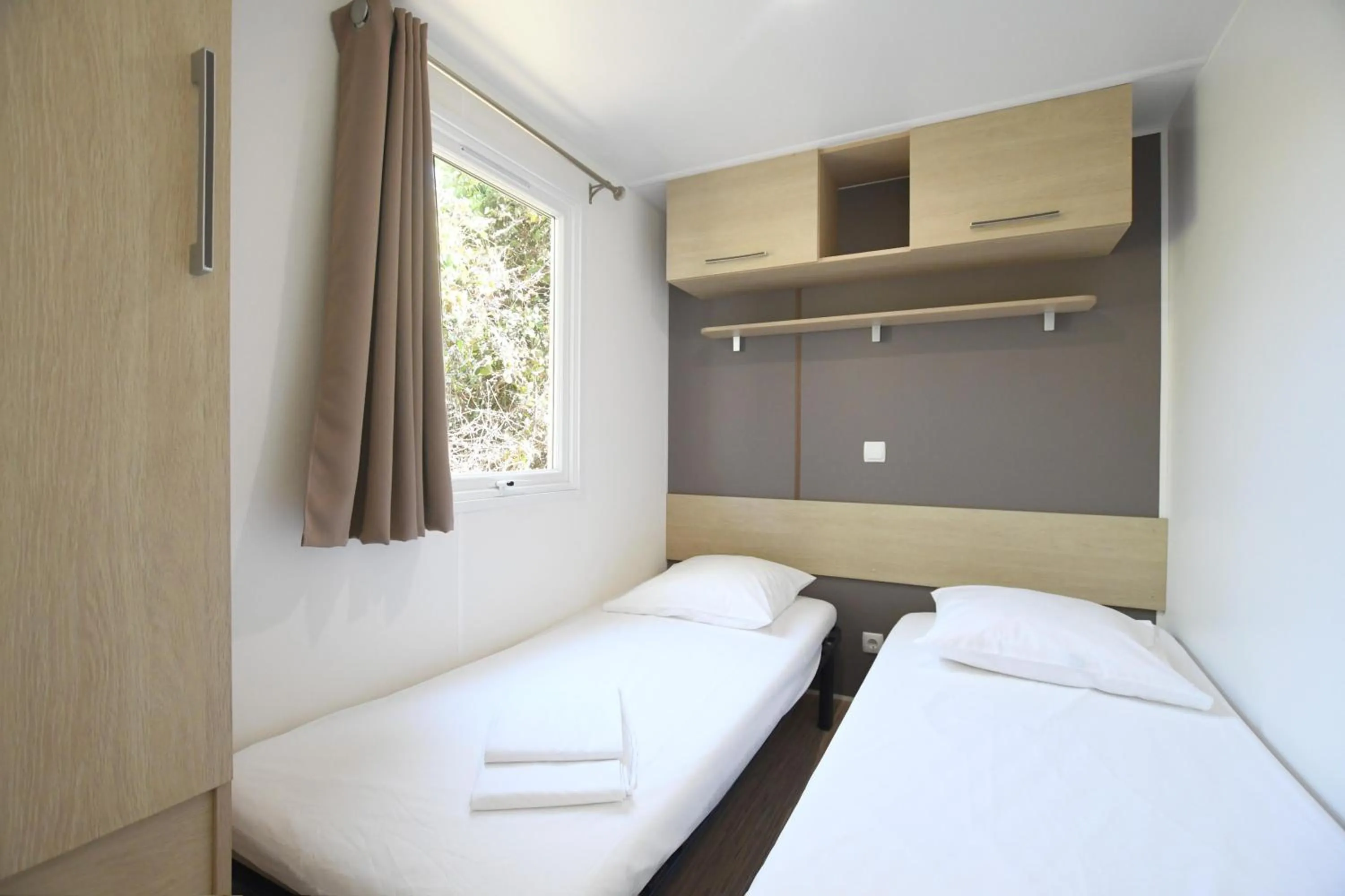 Bedroom, Bed in Camping International