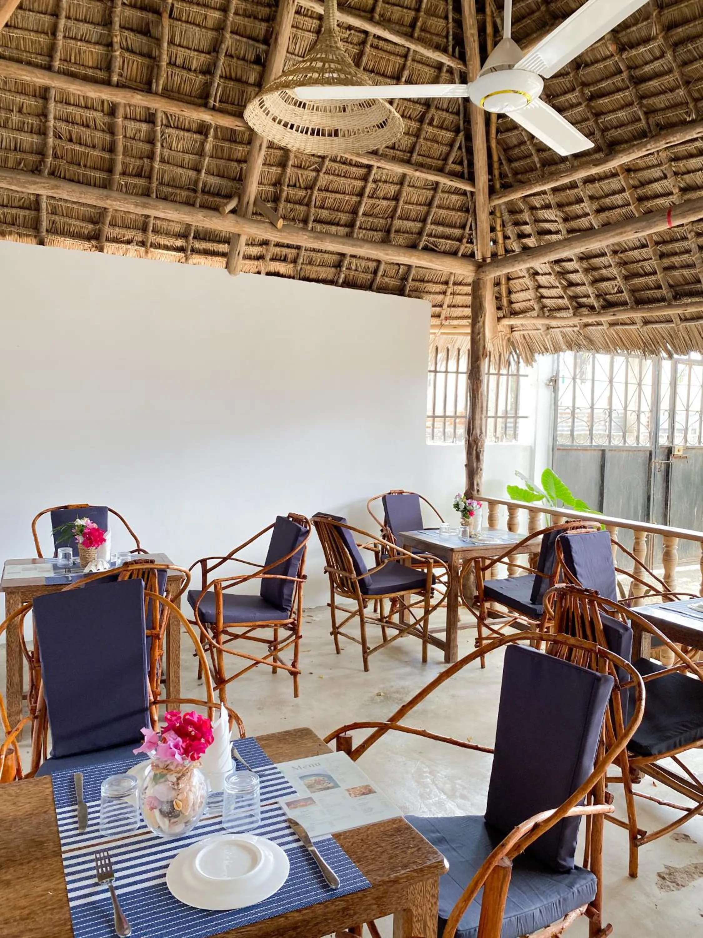 Restaurant/places to eat in Lighthouse Guesthouse