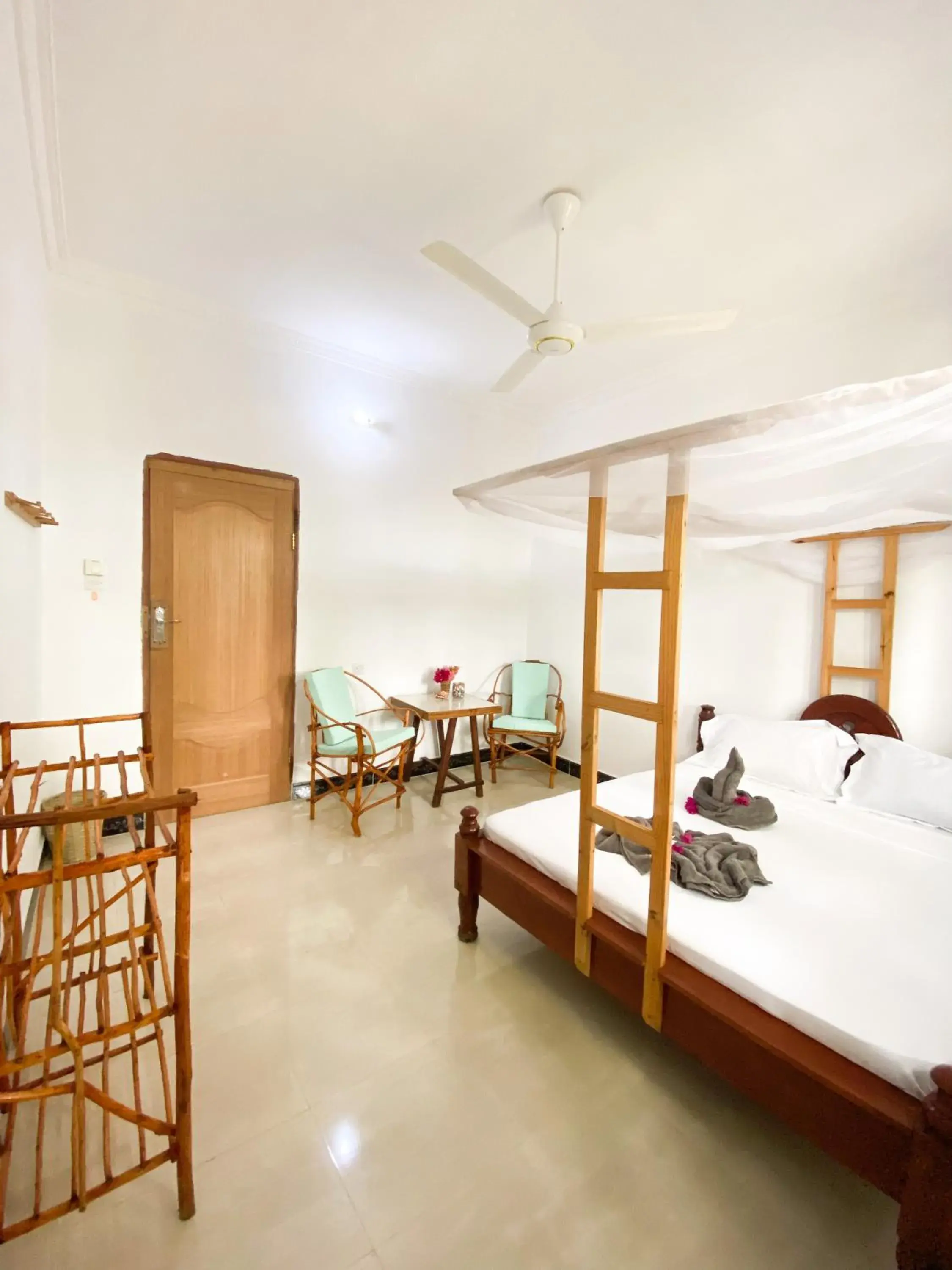 Double Room with Shared Bathroom in Lighthouse Guesthouse Double Room with Shared Bathroom in Lighthouse Guesthouse