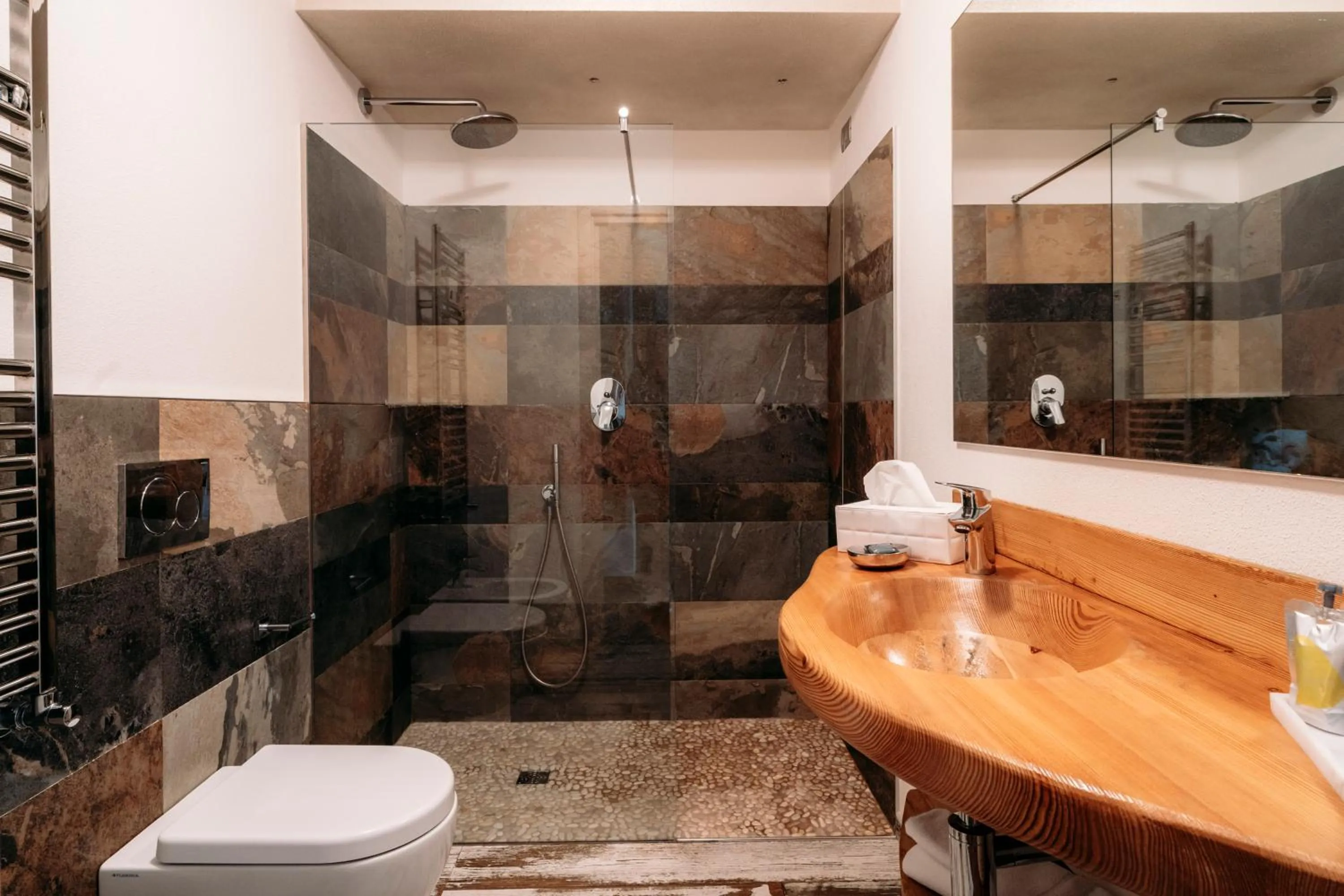 Shower in Serendipity Hotel