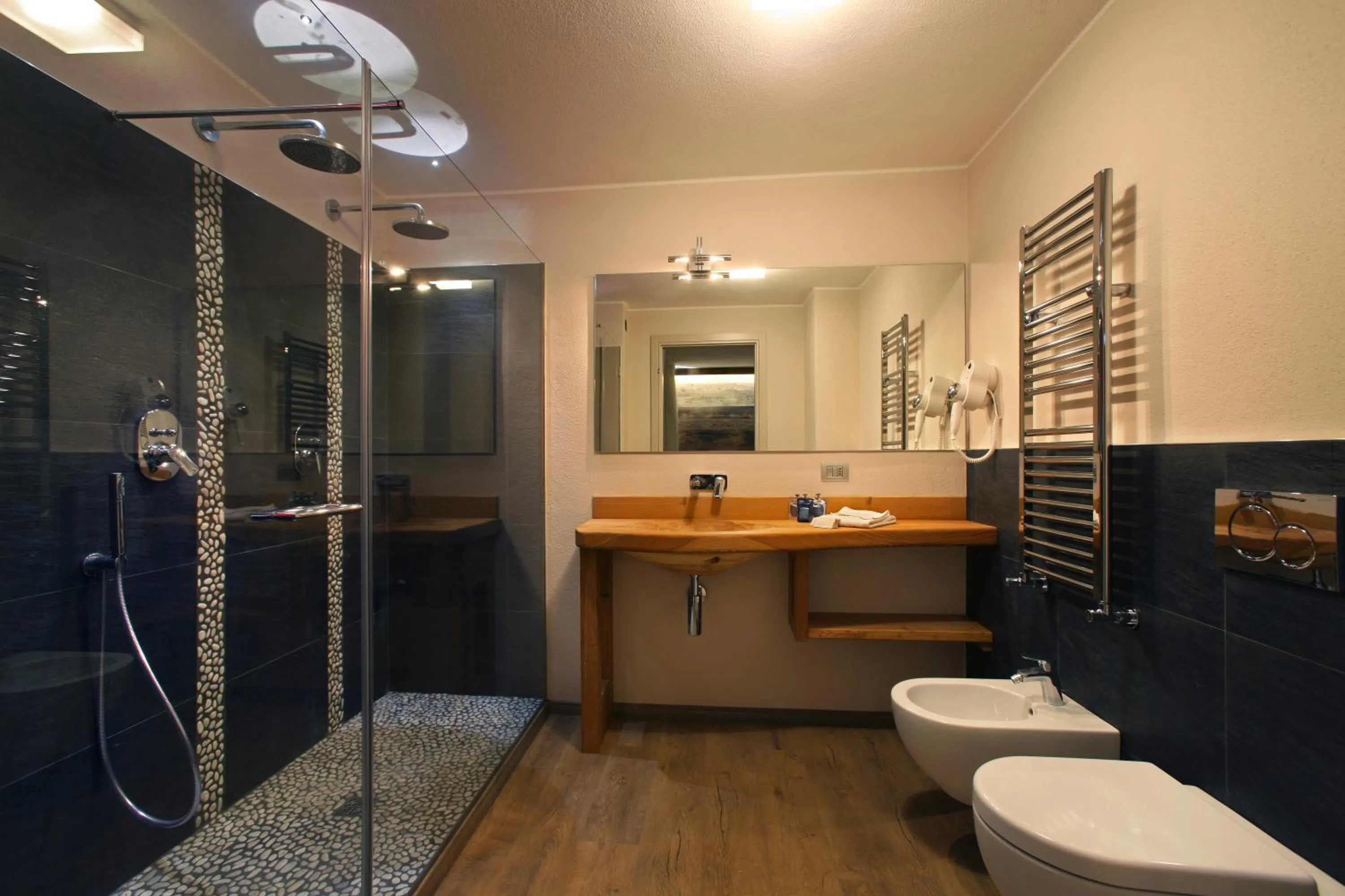 Shower in Serendipity Hotel