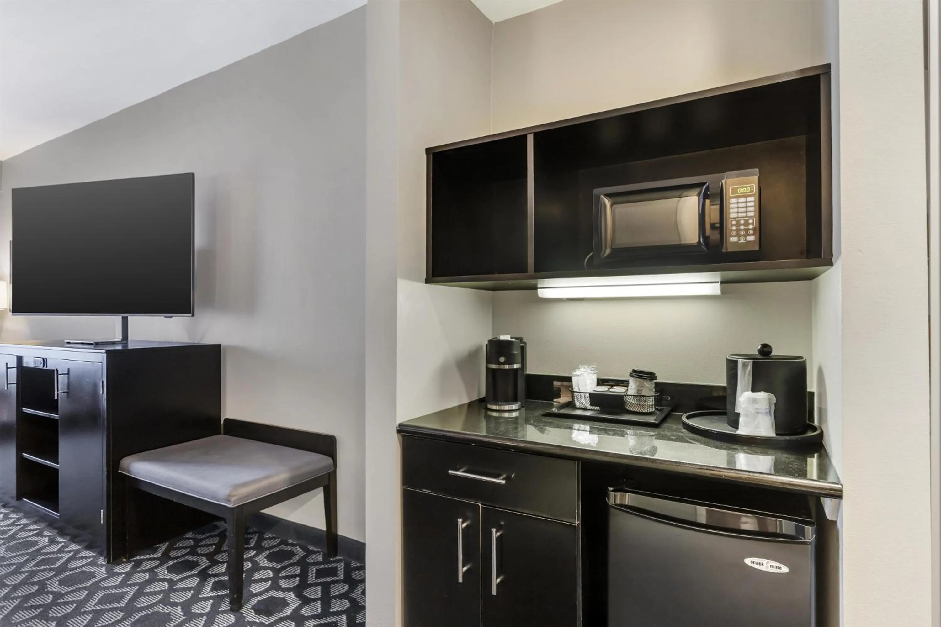 Bedroom in Best Western Plus Laredo Inn & Suites