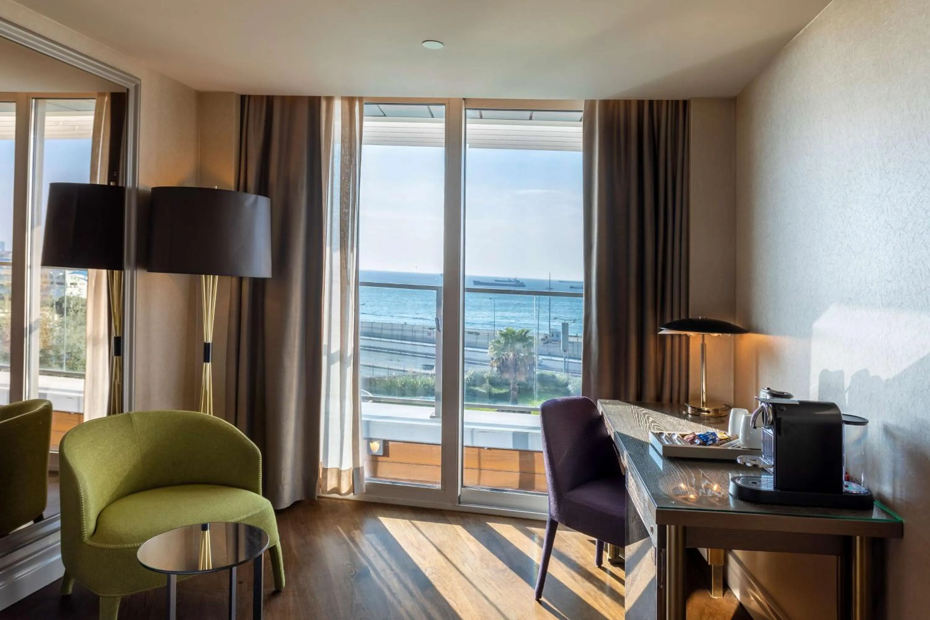 Photo of the whole room in Radisson Blu Hotel Istanbul Ottomare