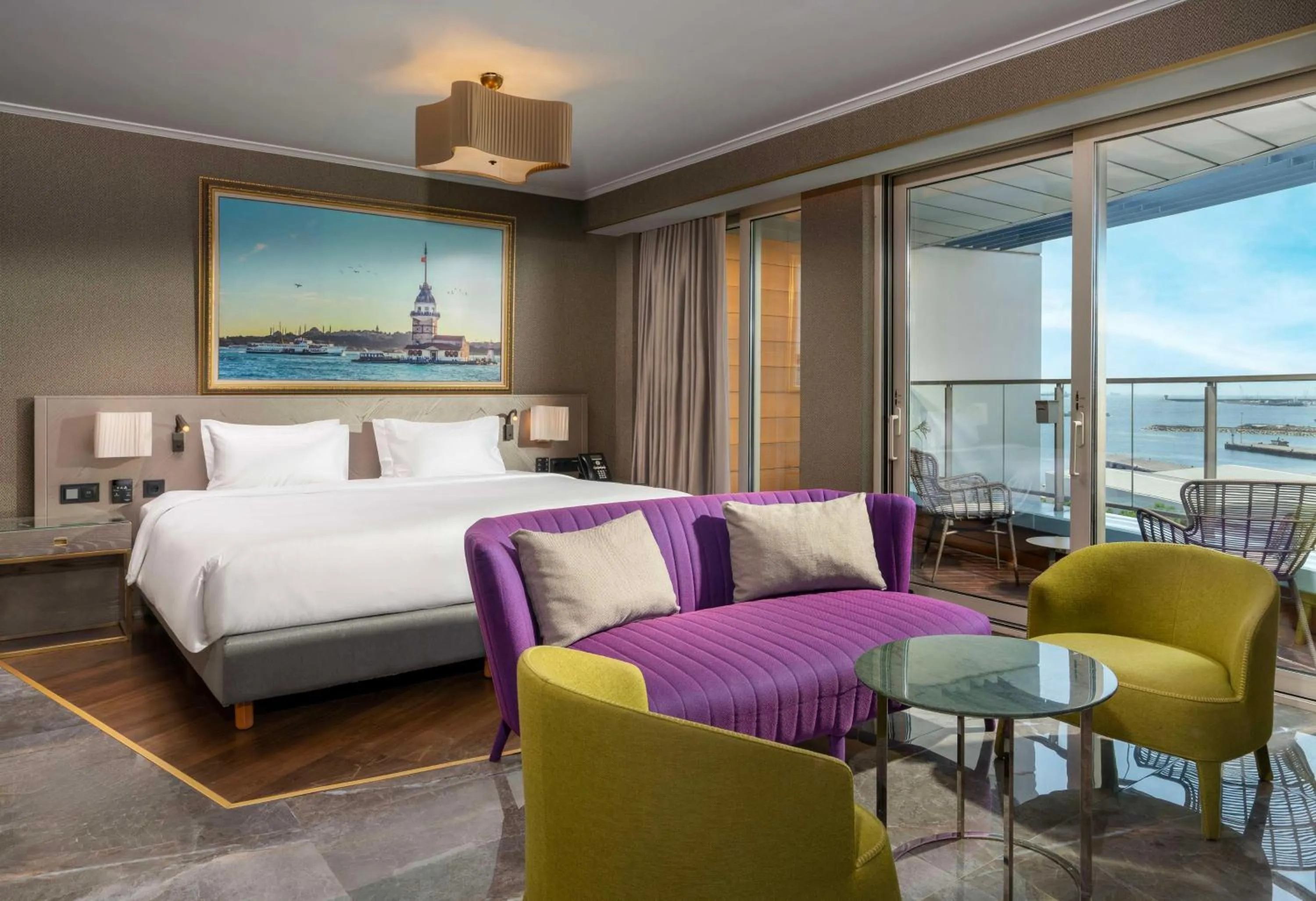 Photo of the whole room, Bed in Radisson Blu Hotel Istanbul Ottomare