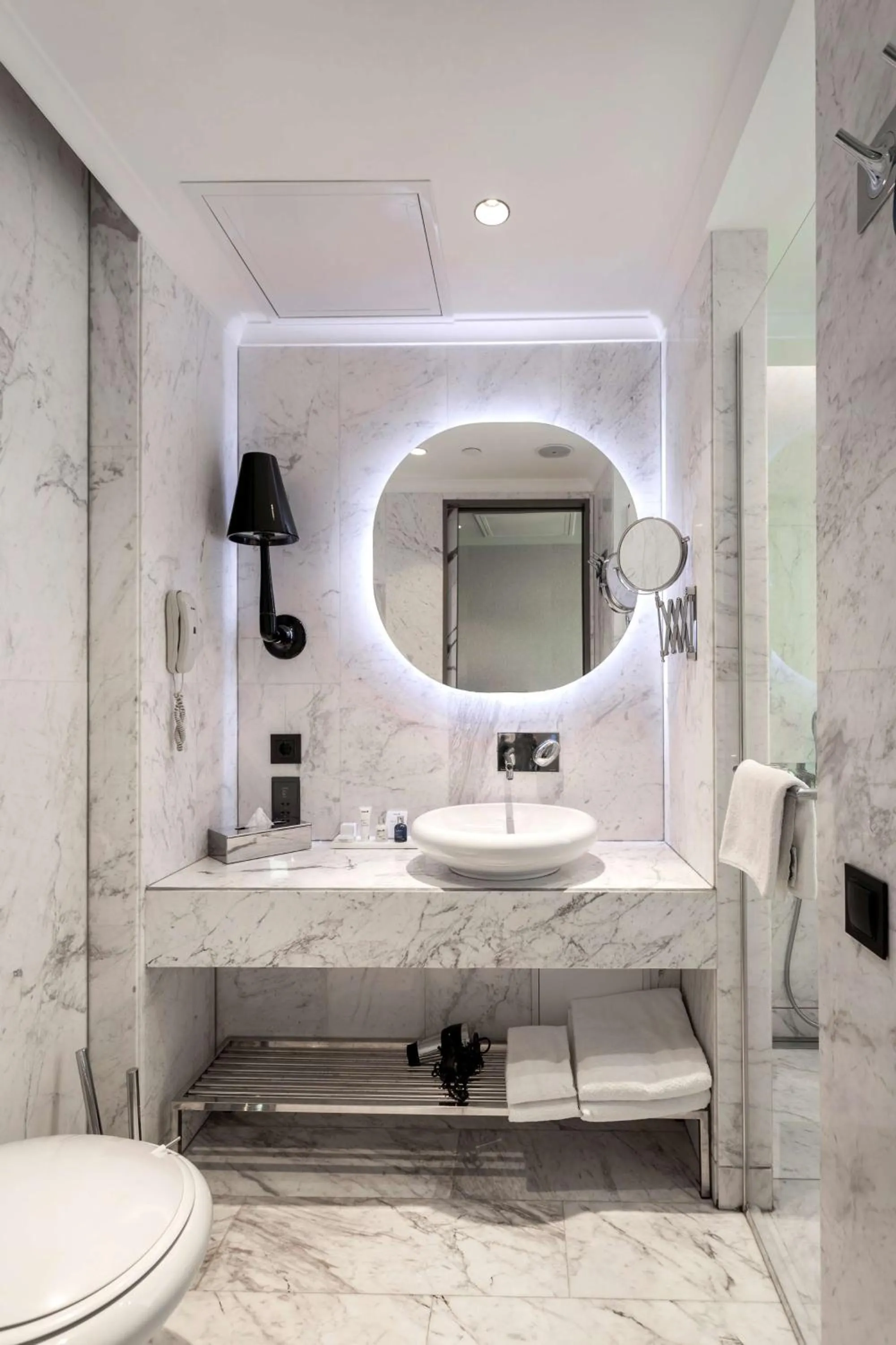 Bathroom in Radisson Blu Hotel Istanbul Ottomare