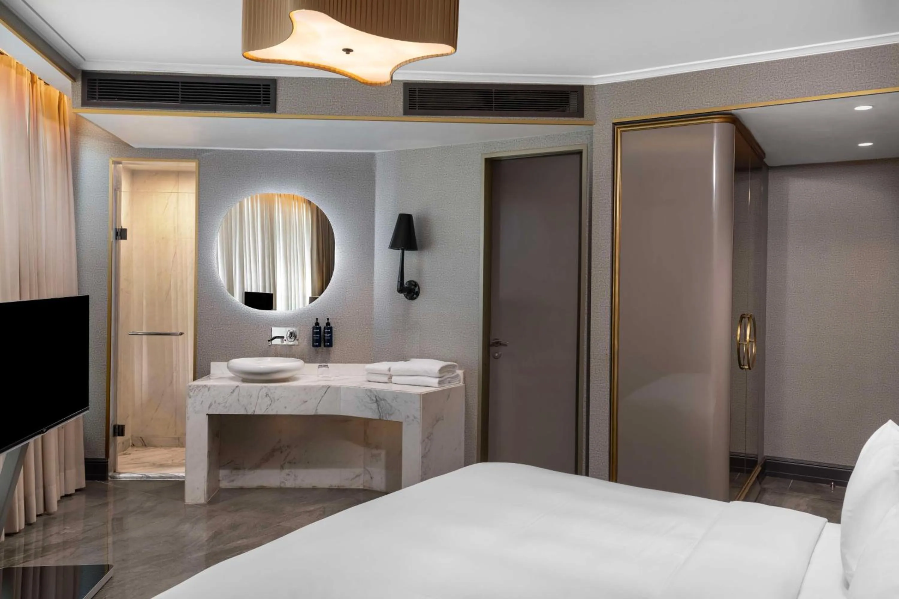 Bedroom, Bed in Radisson Blu Hotel Istanbul Ottomare