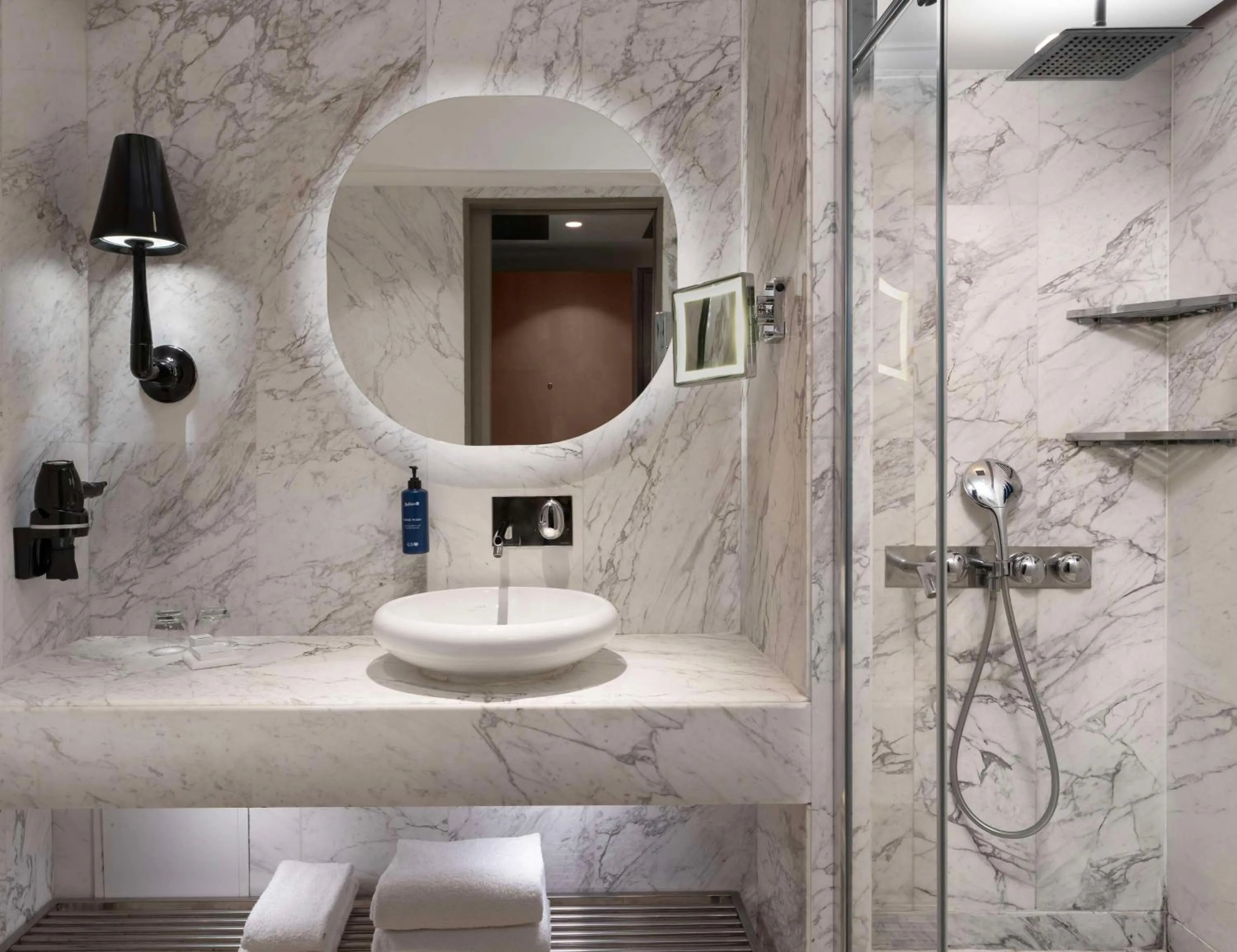 Bathroom in Radisson Blu Hotel Istanbul Ottomare