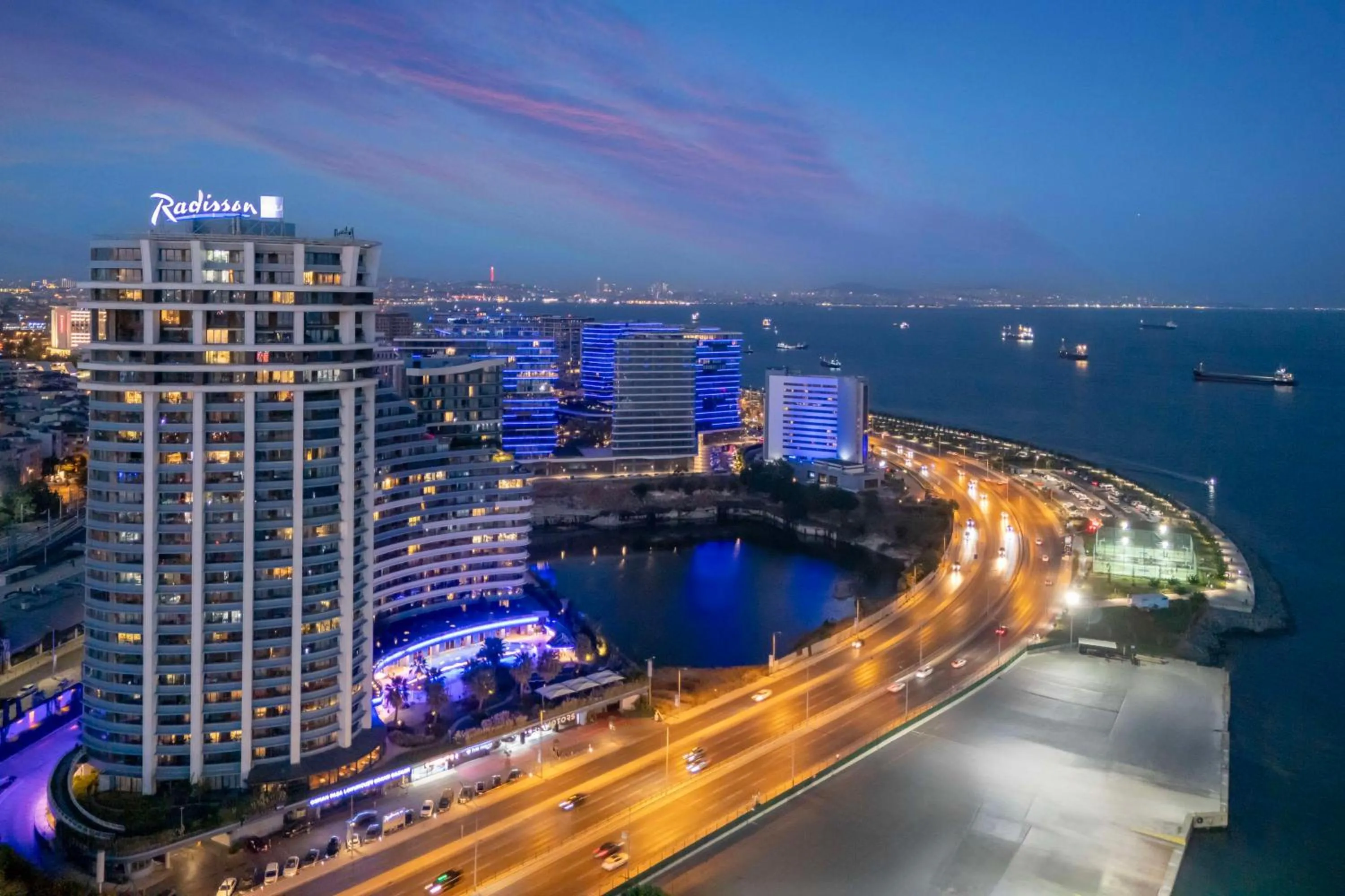 Property building in Radisson Blu Hotel Istanbul Ottomare